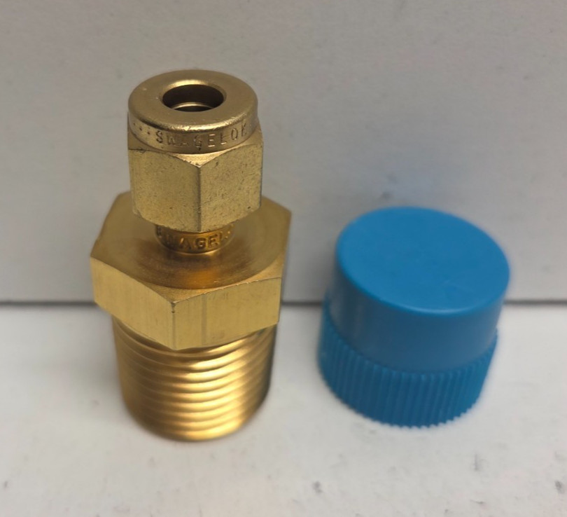NEW NO BOX! SWAGELOK 1/4″ TUBE OD X 1/2″ MNPT BRASS CONNECTOR B-400-1-8