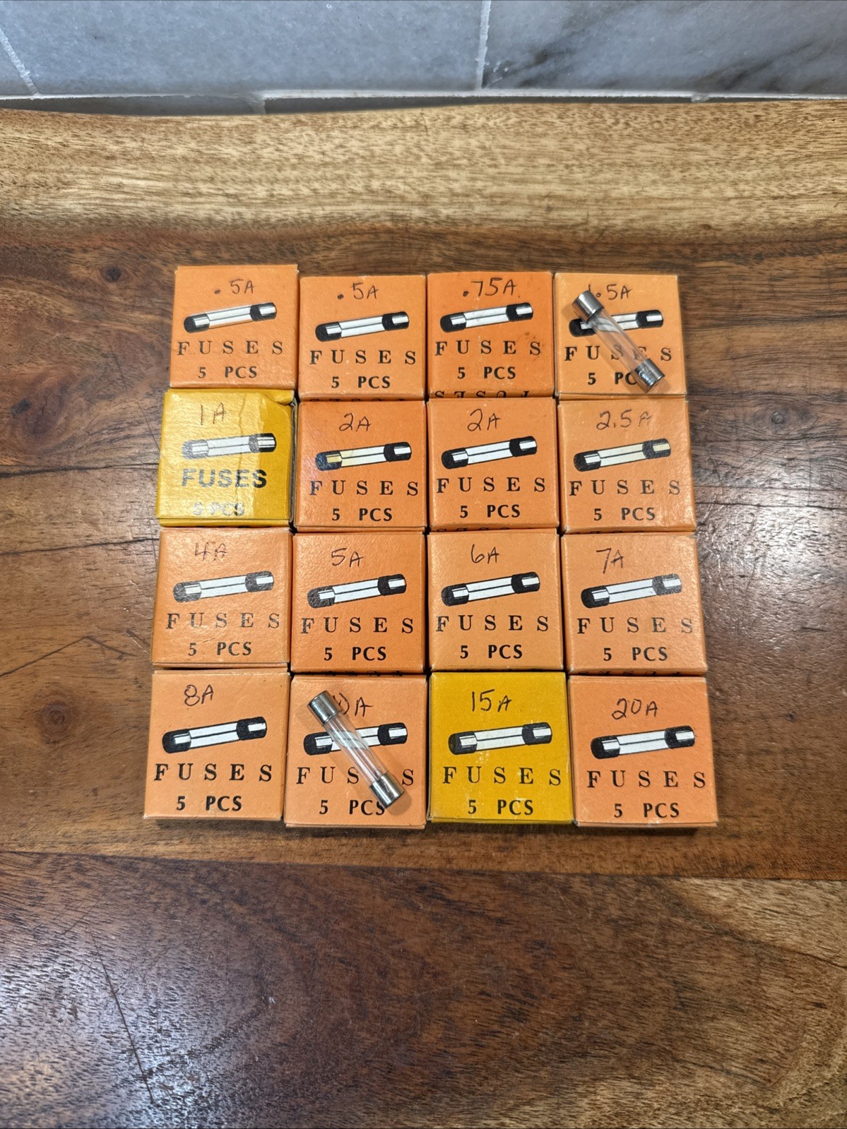 Glass Fuses Assorted Lot 16 5packs Total 80 Fuses .5A to 20A NOS