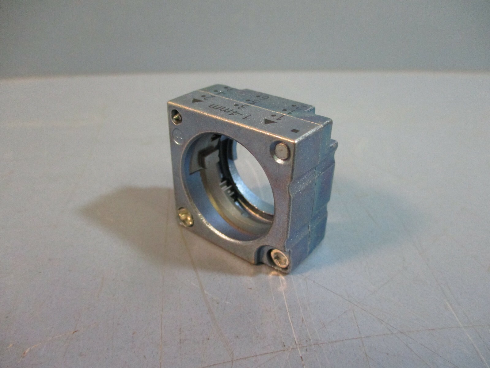 Siemens 3SB36010BA21 Red Push Button w/2 Pole Contact Block NEW