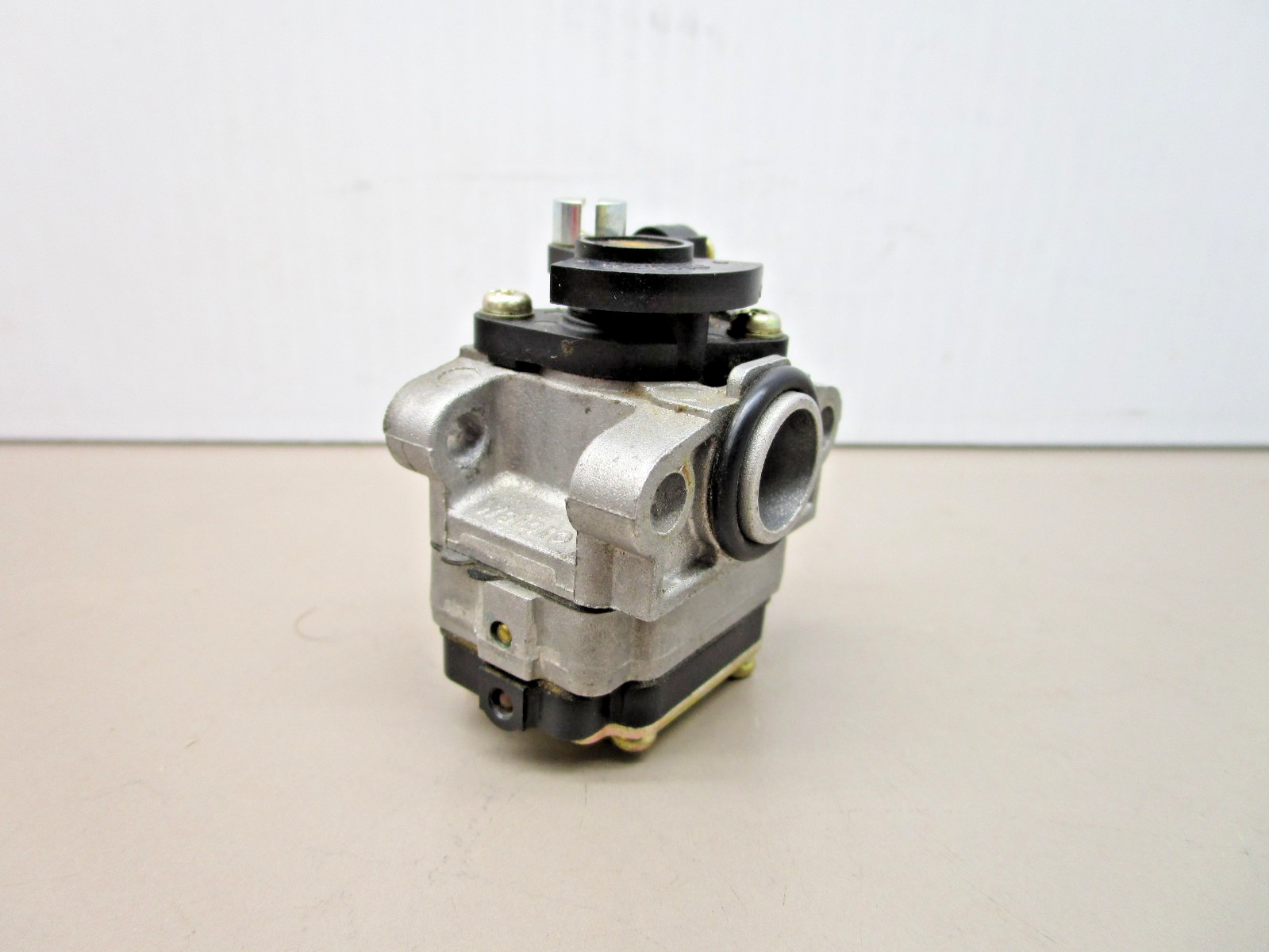 Honda GX31 Engine Carburetor Assembly Walbro WYL 127 16100-ZM5-809