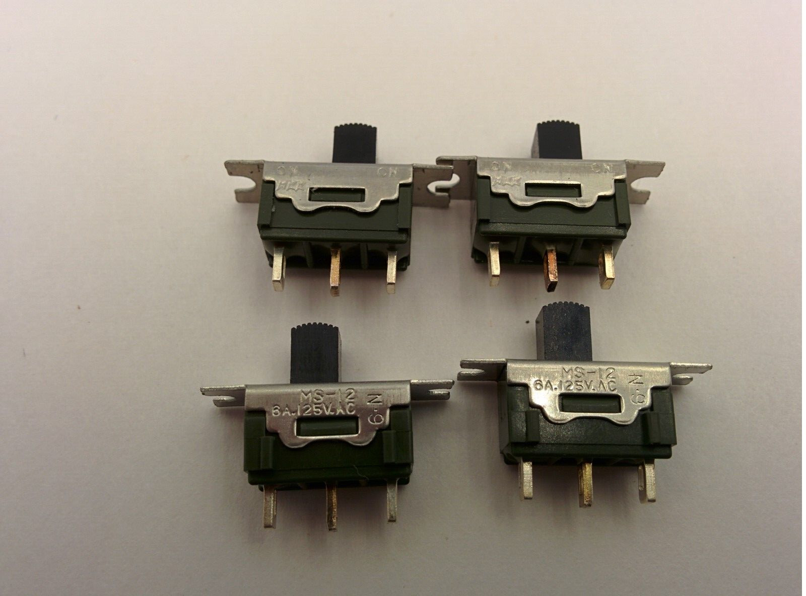 NIKKAI MS12AFW01-RO SWITCH, SPDT ON-ON 6A 125V SLIDE PANEL MOUNT (LOT OF 4) NNB