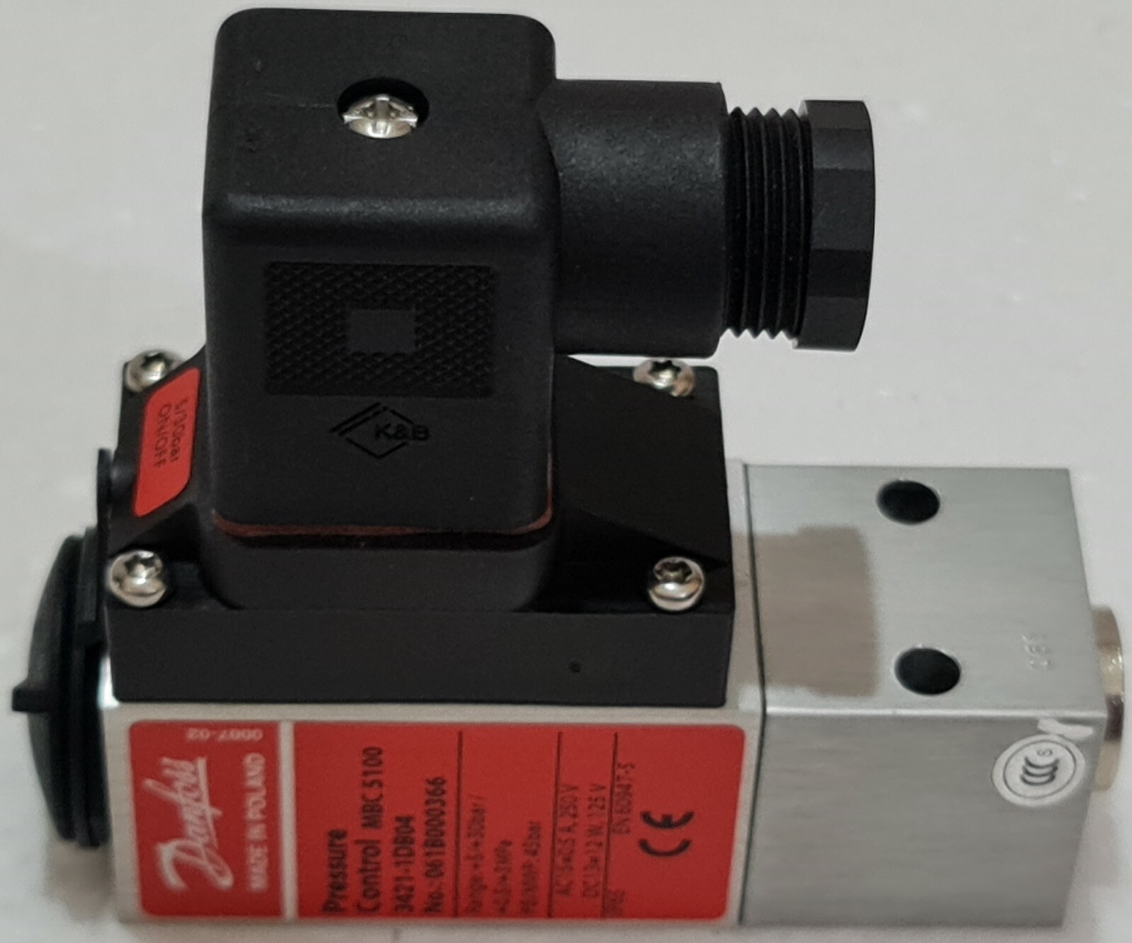 DANFOSS MBC5100 PRESSURE CONTROL SWITCH 5.00 BAR – 30.00 BAR 061B000366