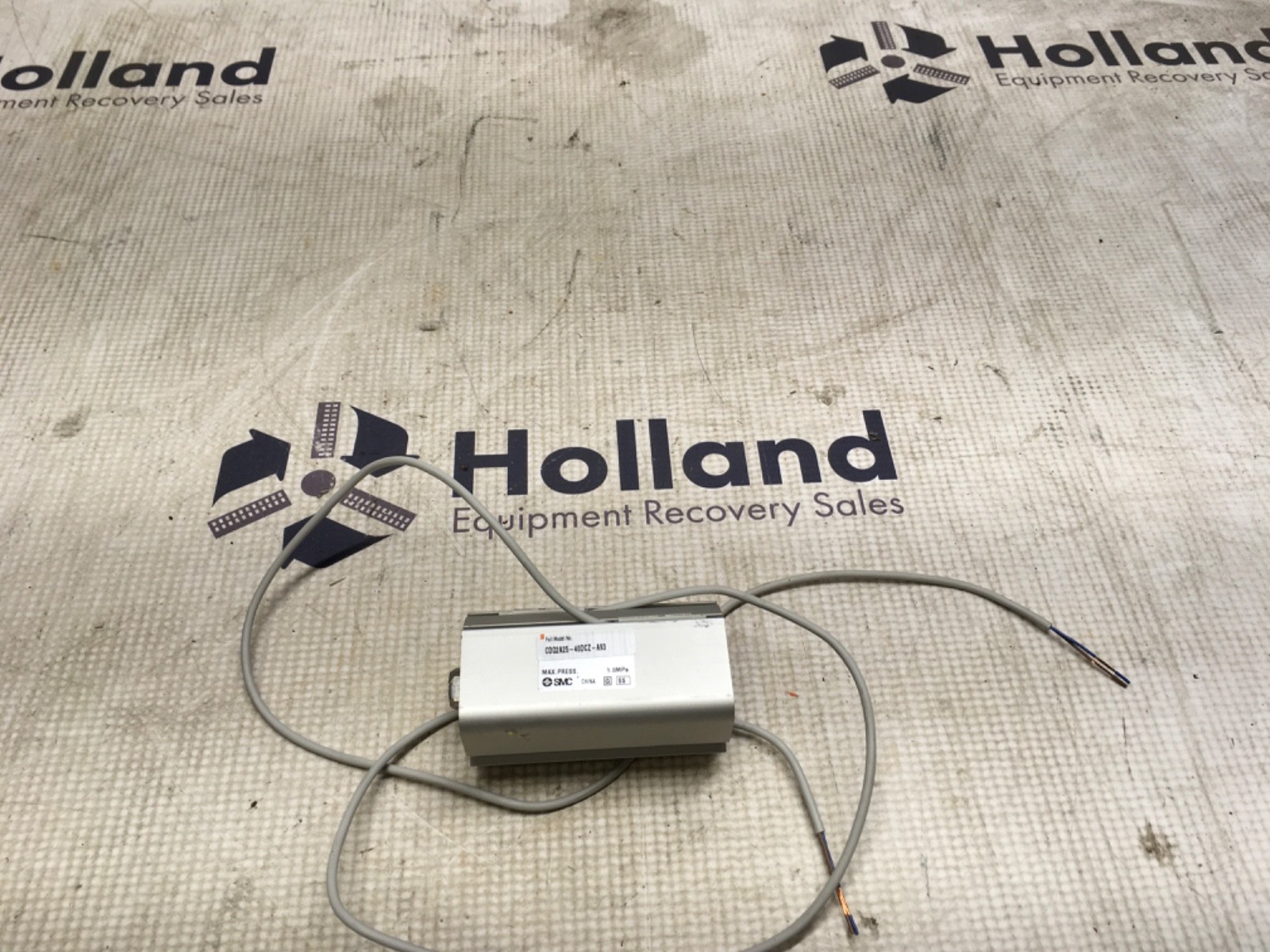 SMC cylinder, CDQ2A25-40DCZ-A93, NOS, LG-4301