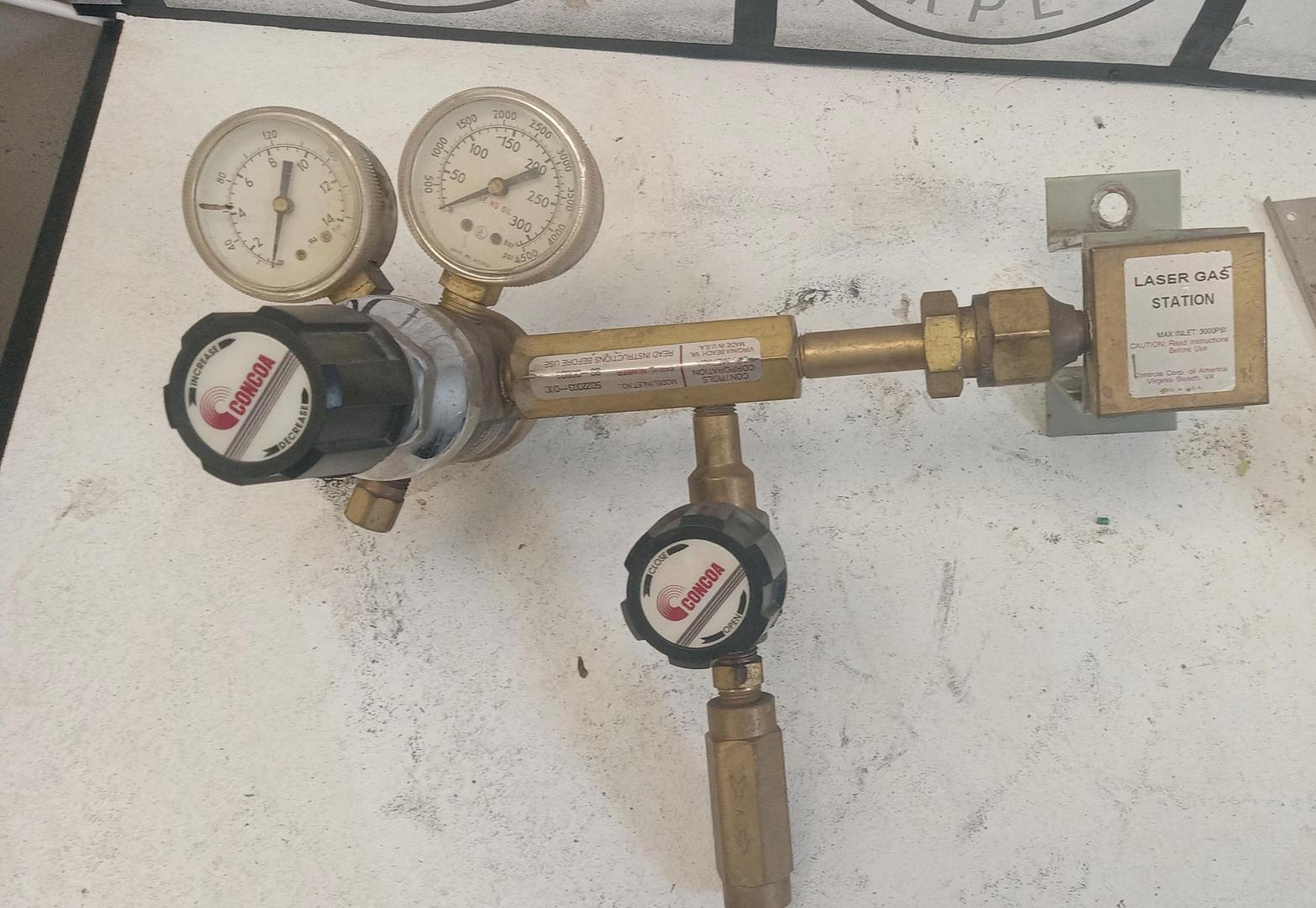 Used – Laser Gas Station w/Concoa Dual Regulator and Tee Purge – GHB-60