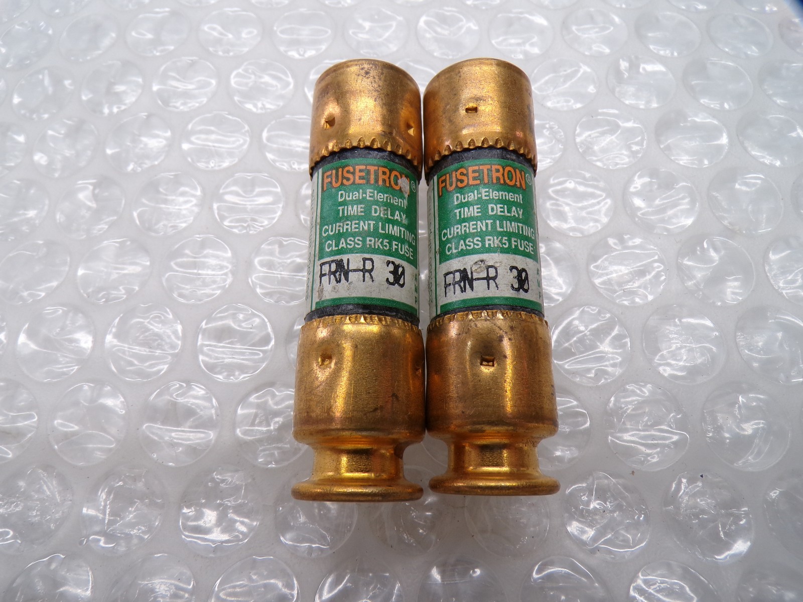 FUSETRON FRN-R-30 FUSE GREEN LOT OF 2 NSNP