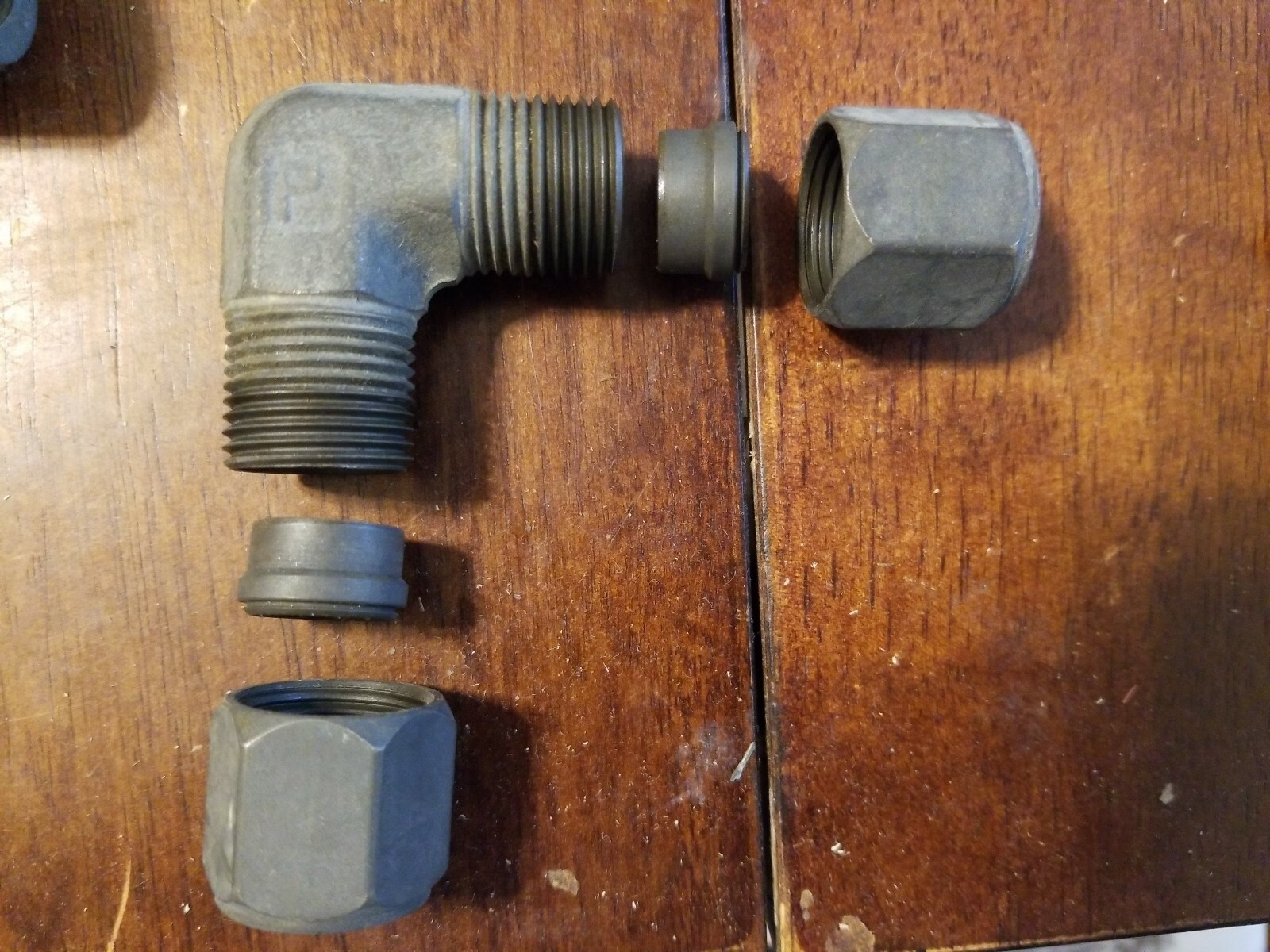 NOS Lot of 8 Parker 10 EBU-S 90 Degree Union Elbow Fitting 5/8″