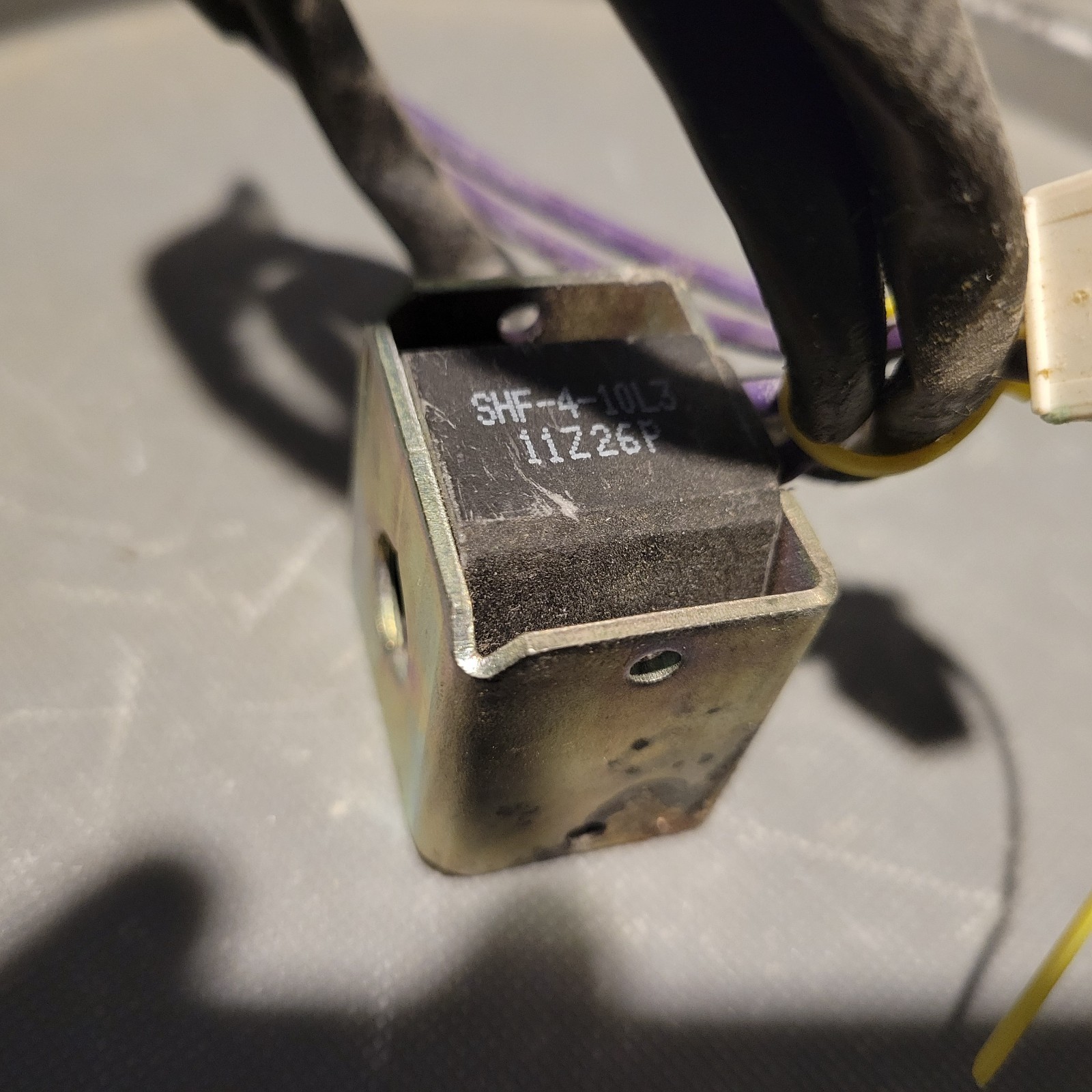 4-Way Solenoid Coil, AC220-240V, 4.5-3.5W, 11122701, SHF-4-10L3, 11Z26P