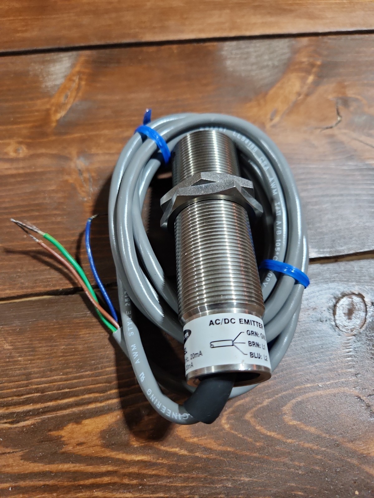 Banner SMA30SEL Photoelectric Sensor, 12-240VAC 20mA or 10-30VDC 20mA, 27285