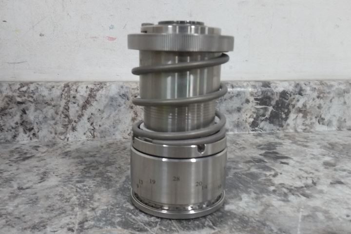 Dayton 6PNZ4 1.250-12 Input Thread Size 8 to 34 Lb-In Magnetic Capping Headset