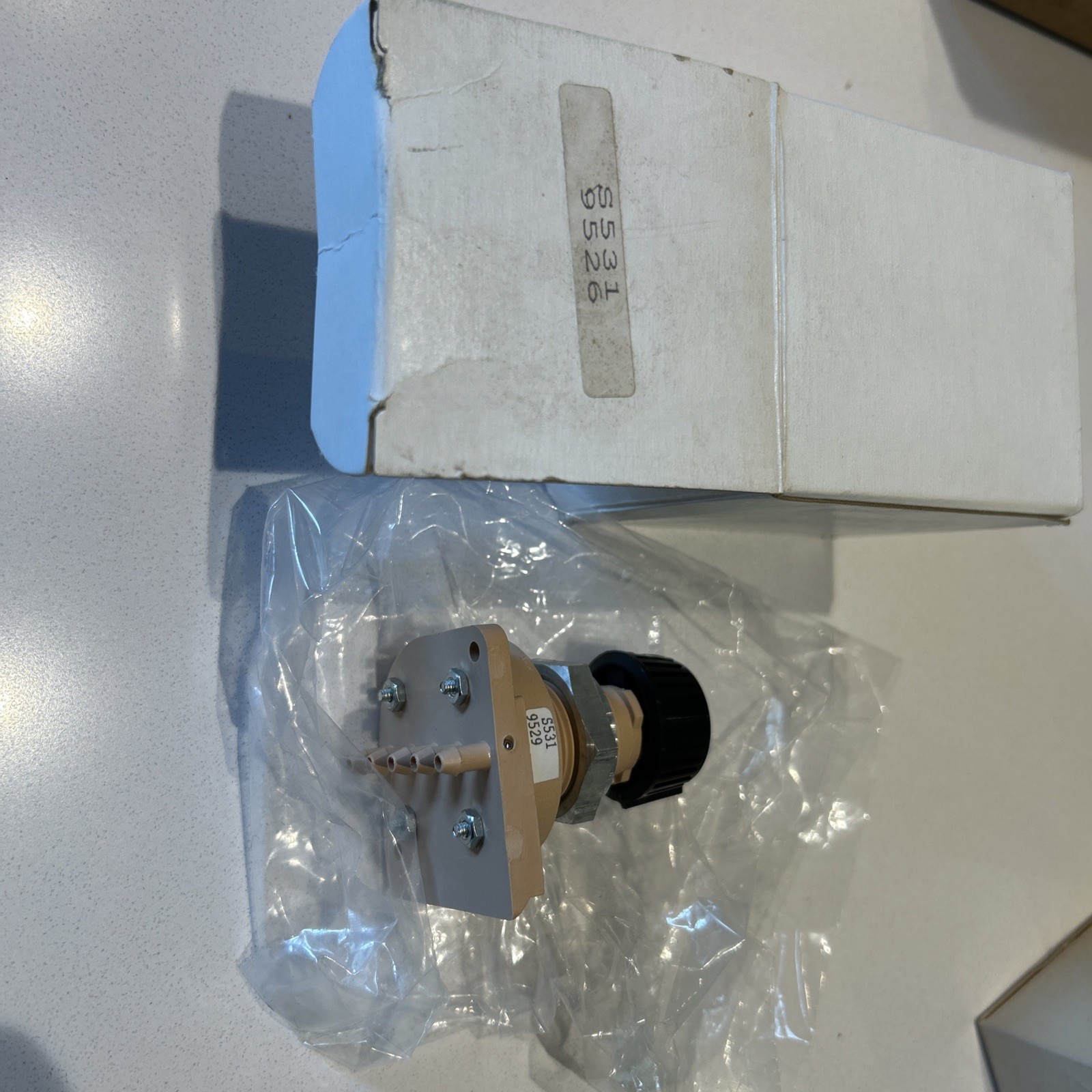 NOS Invensys Schneider T.A.C 3-Position Pneumatic Switch S531 9529 Four-Branch