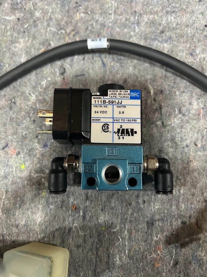 MAC 24V 150 PSI SOLENOID VALVE 111B-591JJ w/ Canfield connector 5J664-201-EU0