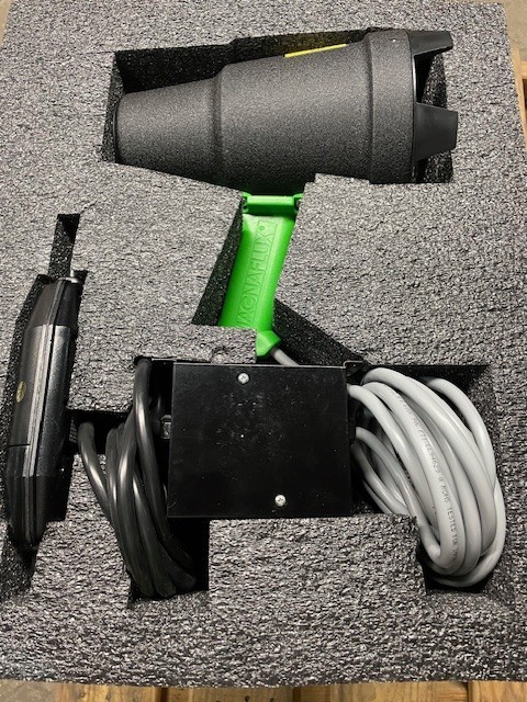 ZB-100F FAN-COOLED ULTRAVIOLET BLACK LIGHT
