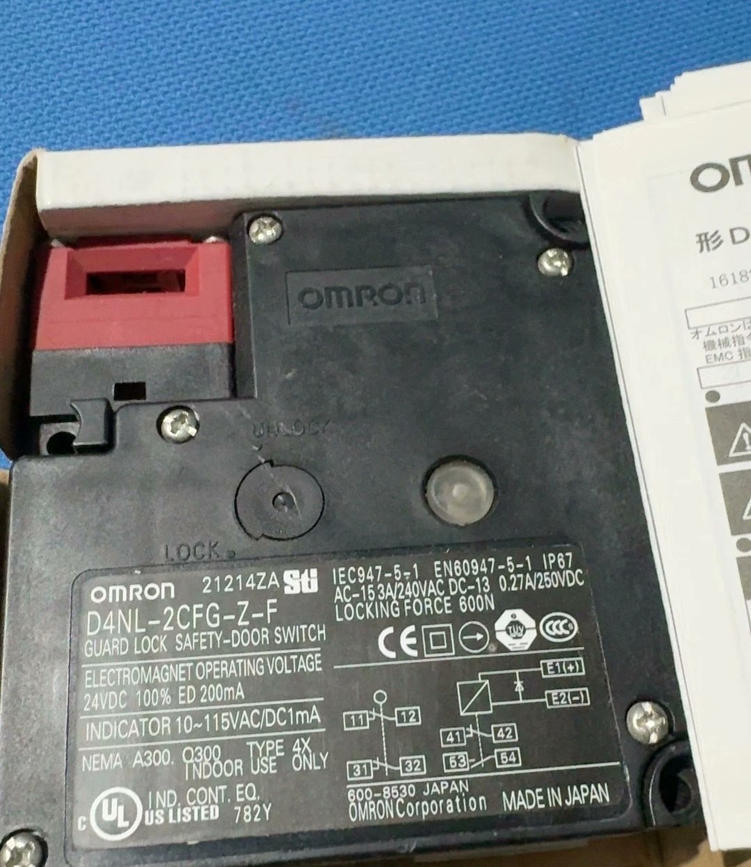 1PCS NEW Omron D4NL-2CFG-Z-F Safety Door Switch AD