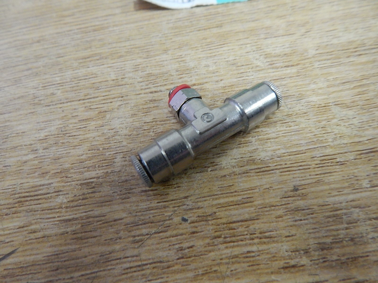 NEW Weatherhead 1172X2.5AS 5/32 Tube 10-32 Male Branch Swivel Tee Fitting