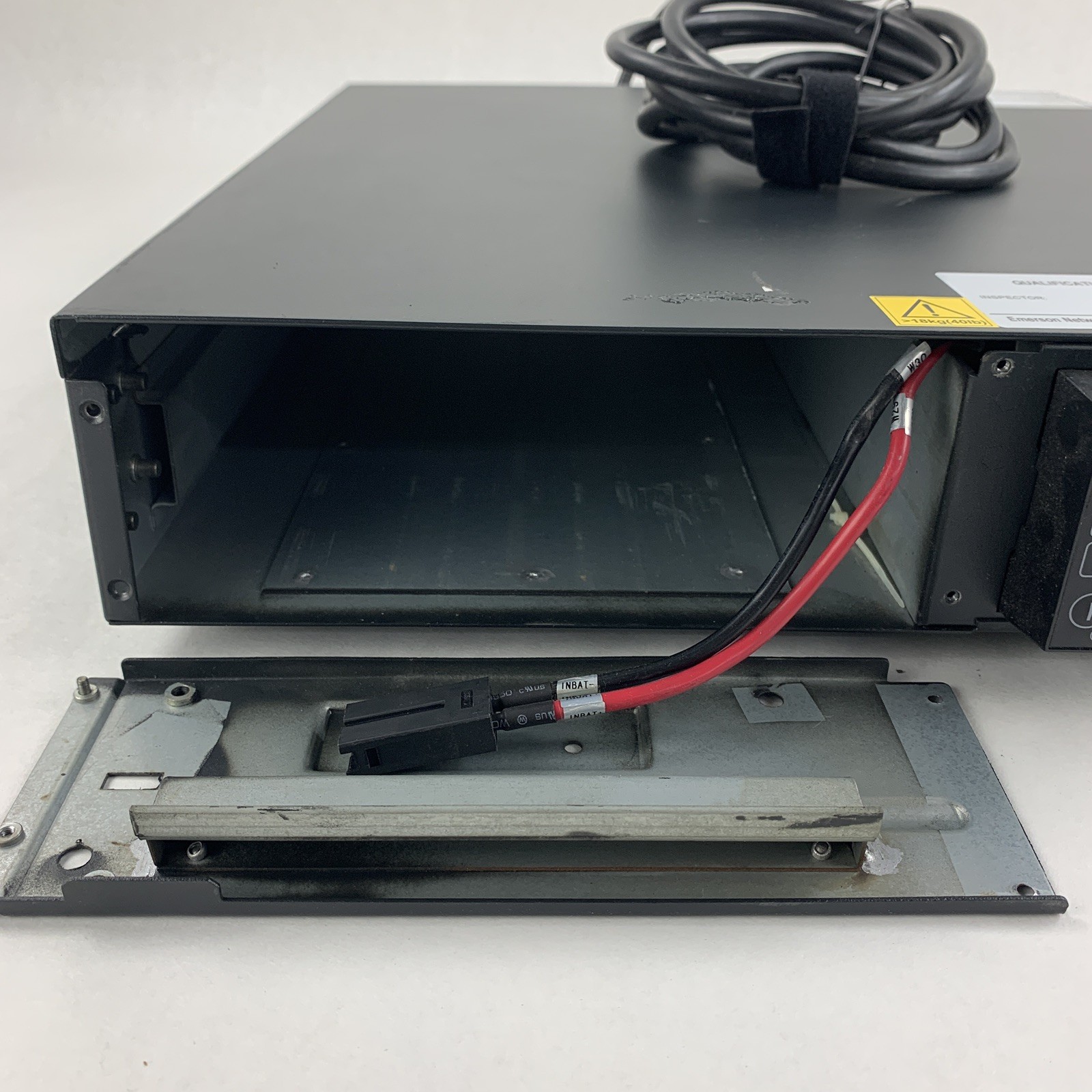 Liebert Emerson GXT3-1500RT120 UPS System Tested No Batteries No Caddy