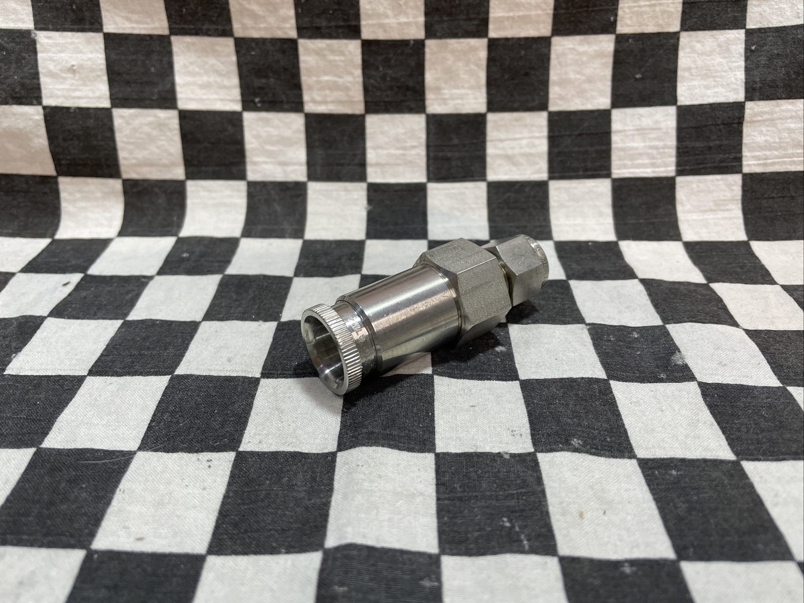 SWAGELOK QUICK CONNECT 3/8″ COMP, SS-QTM2-S-600, SHIPSAMEDAY#F31B