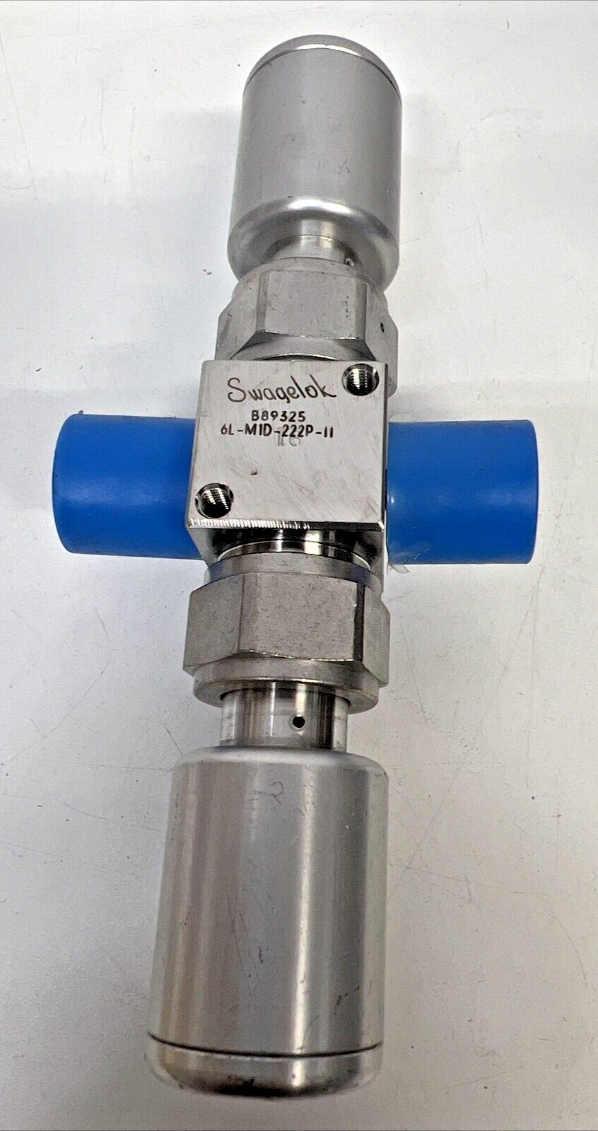 Swagelok 6L-M1D-222P-11 High Purity 2- Bellows Air Vavle 3-port Manifold 1/4″