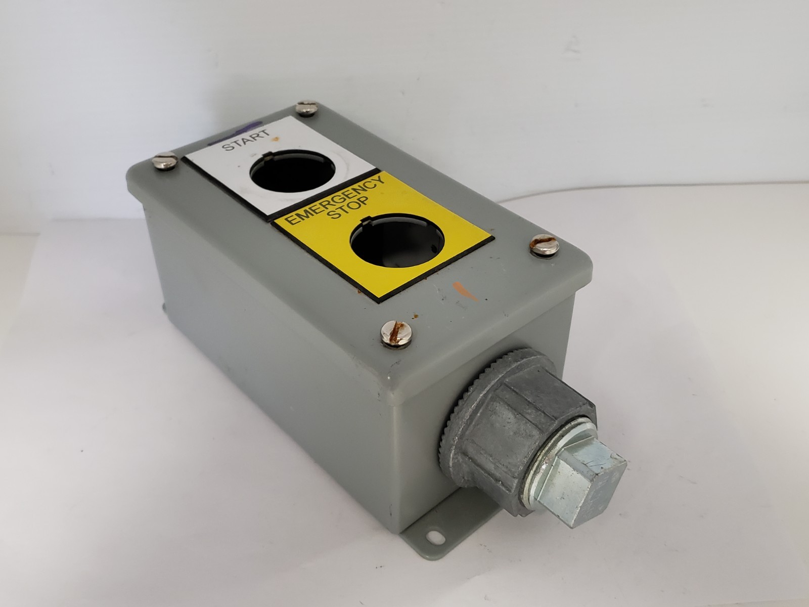 HOFFMAN E2PB CONTROL PUSHBUTTON SWITCH ENCLOSURE 2 HOLE 1.2″ HOLE DIA. STEEL