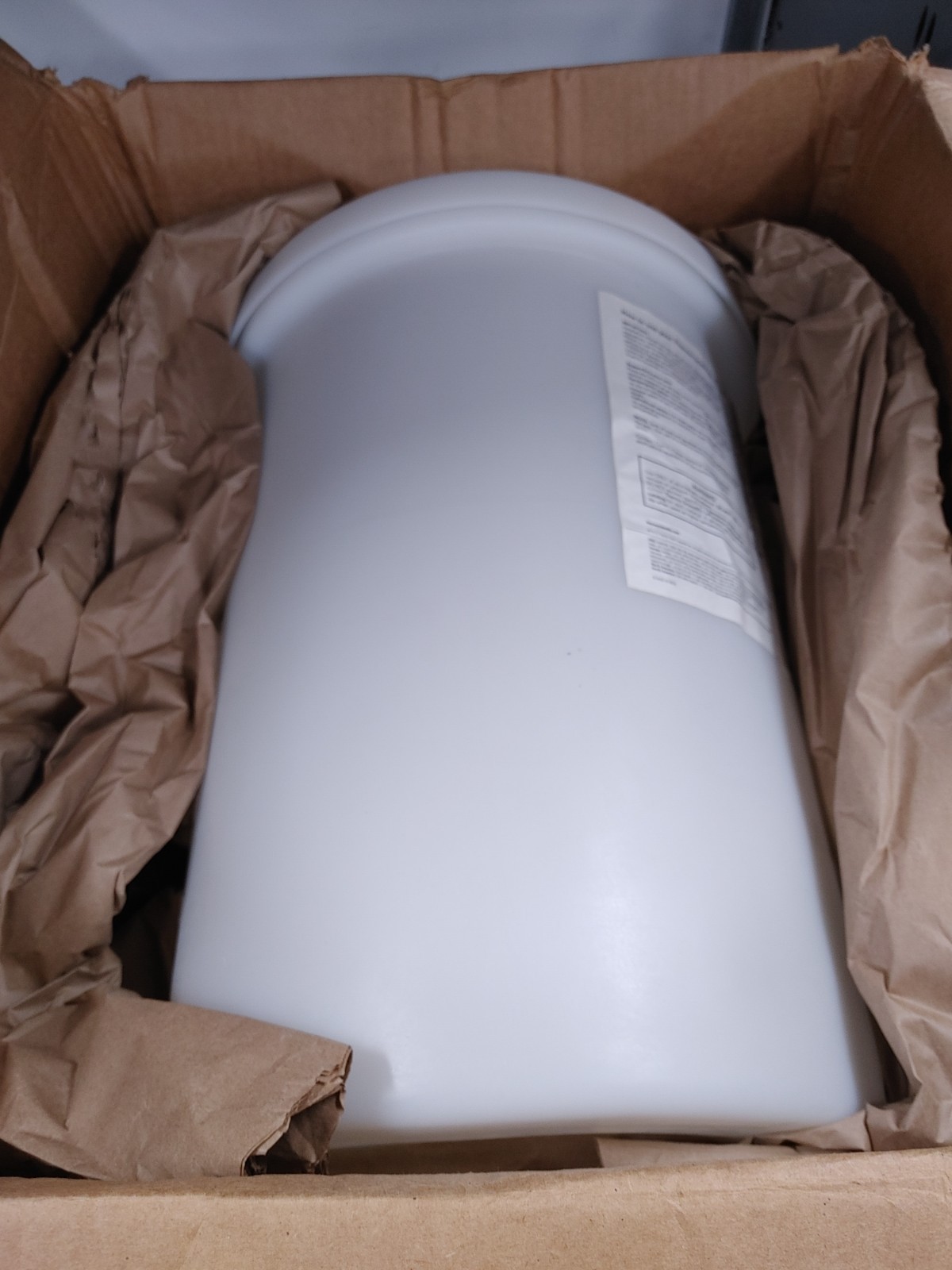 THERMO SCIENTIFIC 11100-0007 LLDPE 28L Cylindrical Tank with Lid
