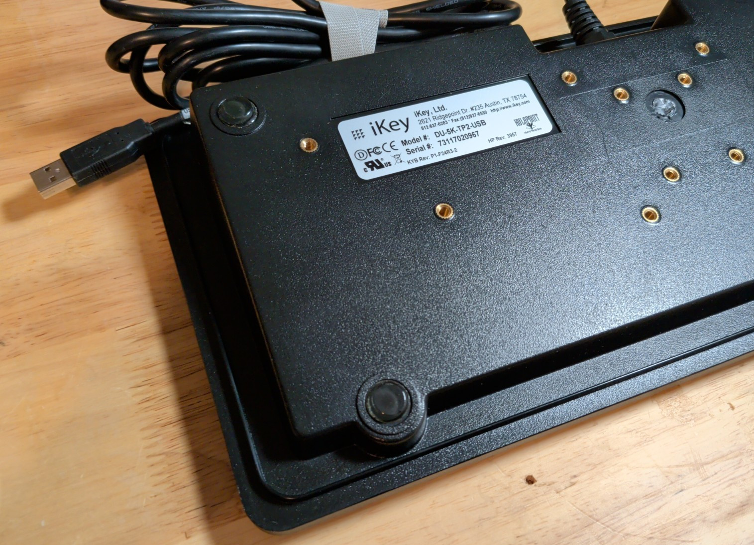 iKey DU-5K-TP2-USB Keyboard w/ Touchpad REV:P1-F24R3-2