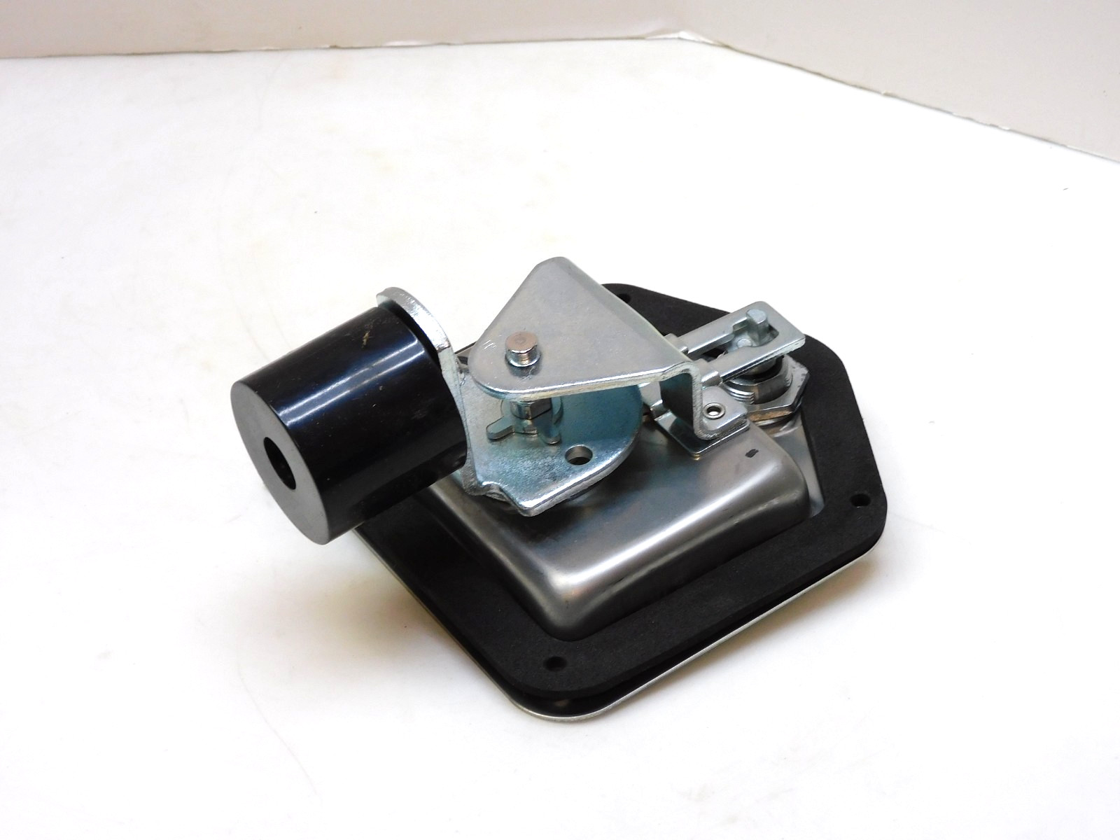 Peterbilt SS-TL T-Handle Latch Assembly SLT-LR W/ Roller & Keys