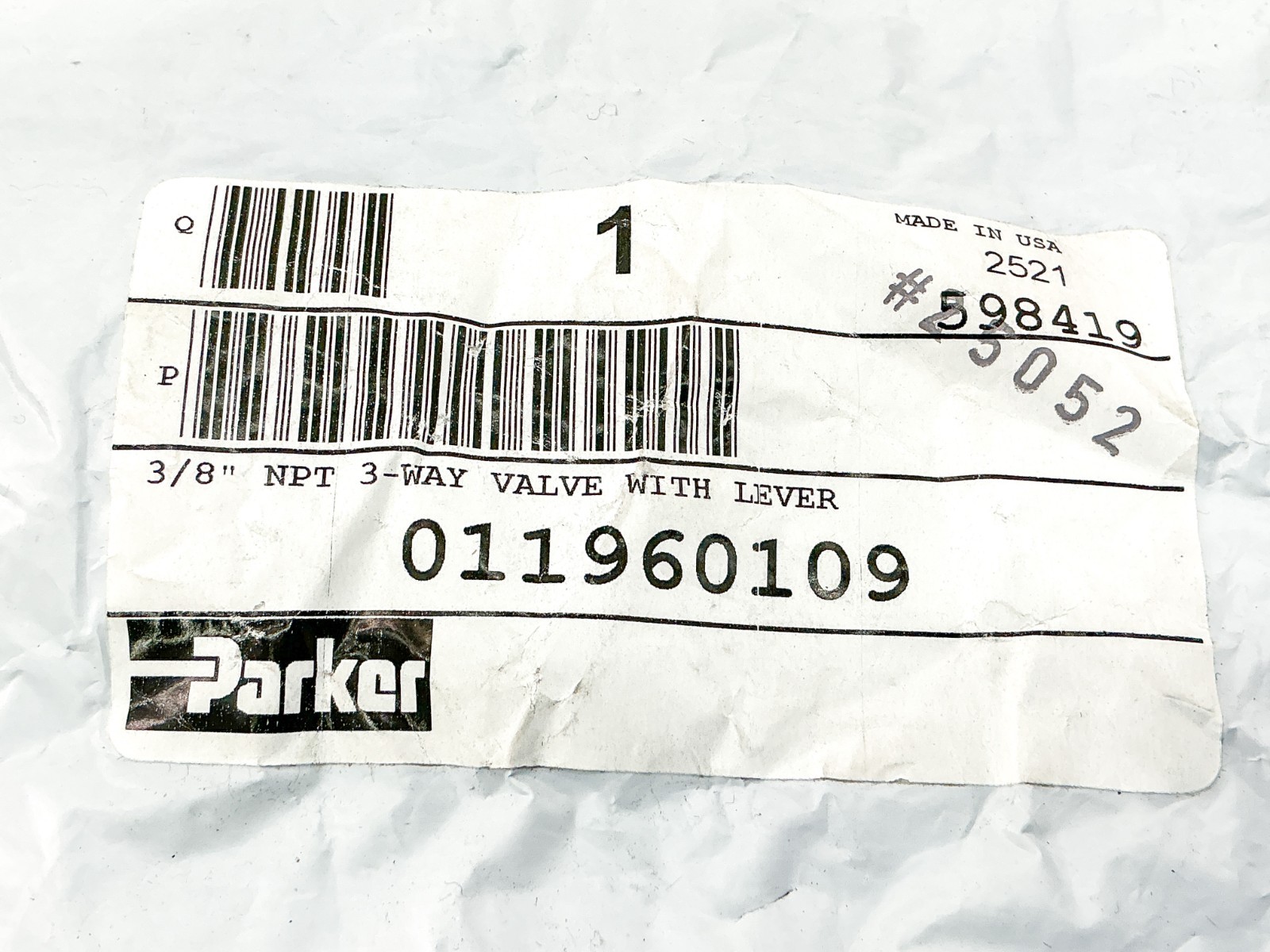 New Parker 011960109 3/8″ 3-Way Control Valve With Lever – Sealed