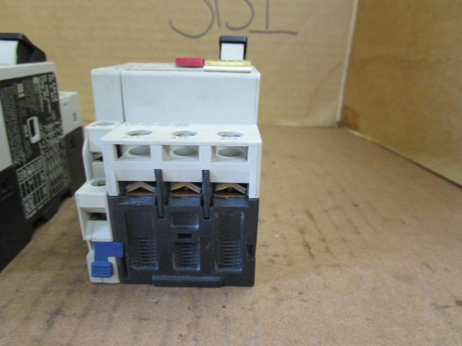 Telemecanique Motor Starter GV2-M05 GV2M05 0.63-1A w. GV2-AN11 Lot of 2 Used