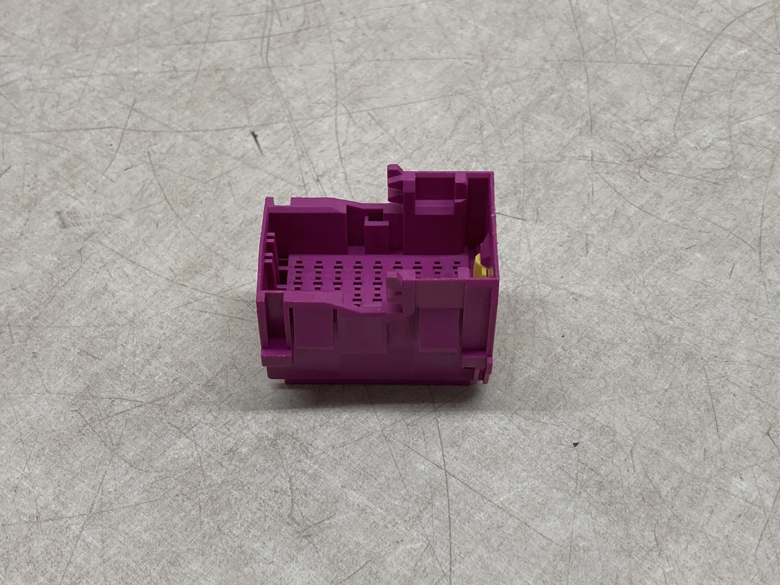 Lot of 20 TE Connectivity TAB HSG 36 Pos Assy Purple&Yellow Housing Automotive