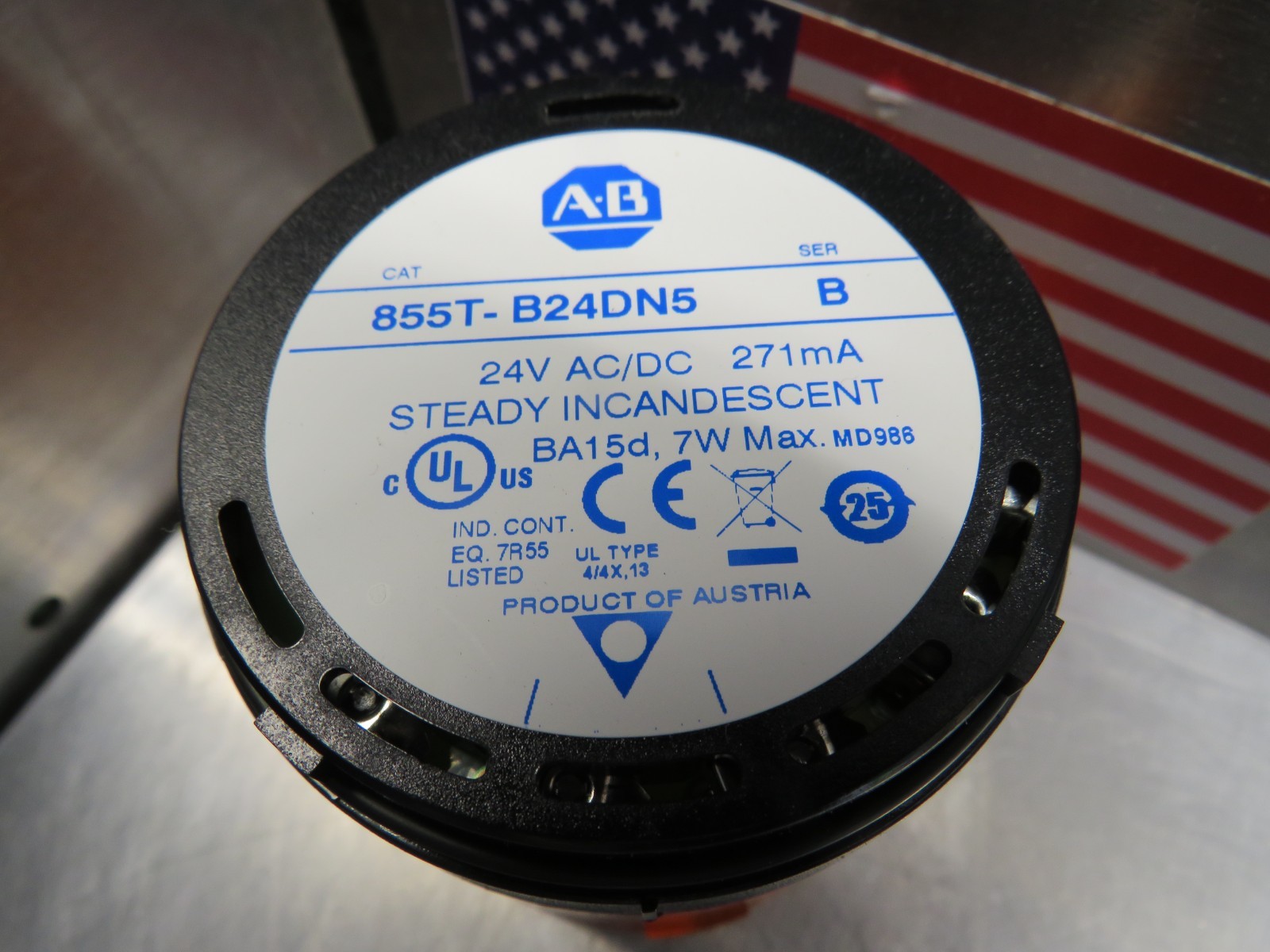 Allen Bradley 855T-B24DN5 Ser. B Steady Incandescent