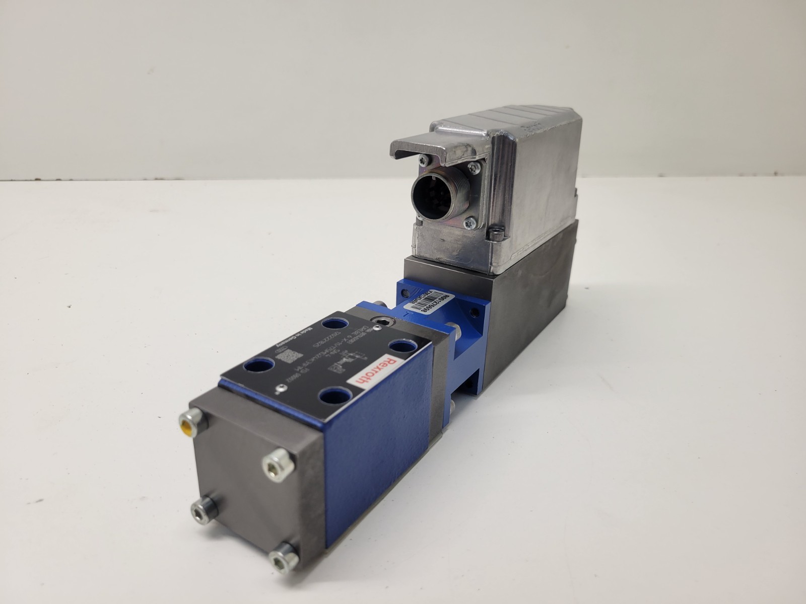 NEW OLD STOCK! REXROTH CONTROL VALVE DREBE6X-11/175MG24K31F1M 0811402083