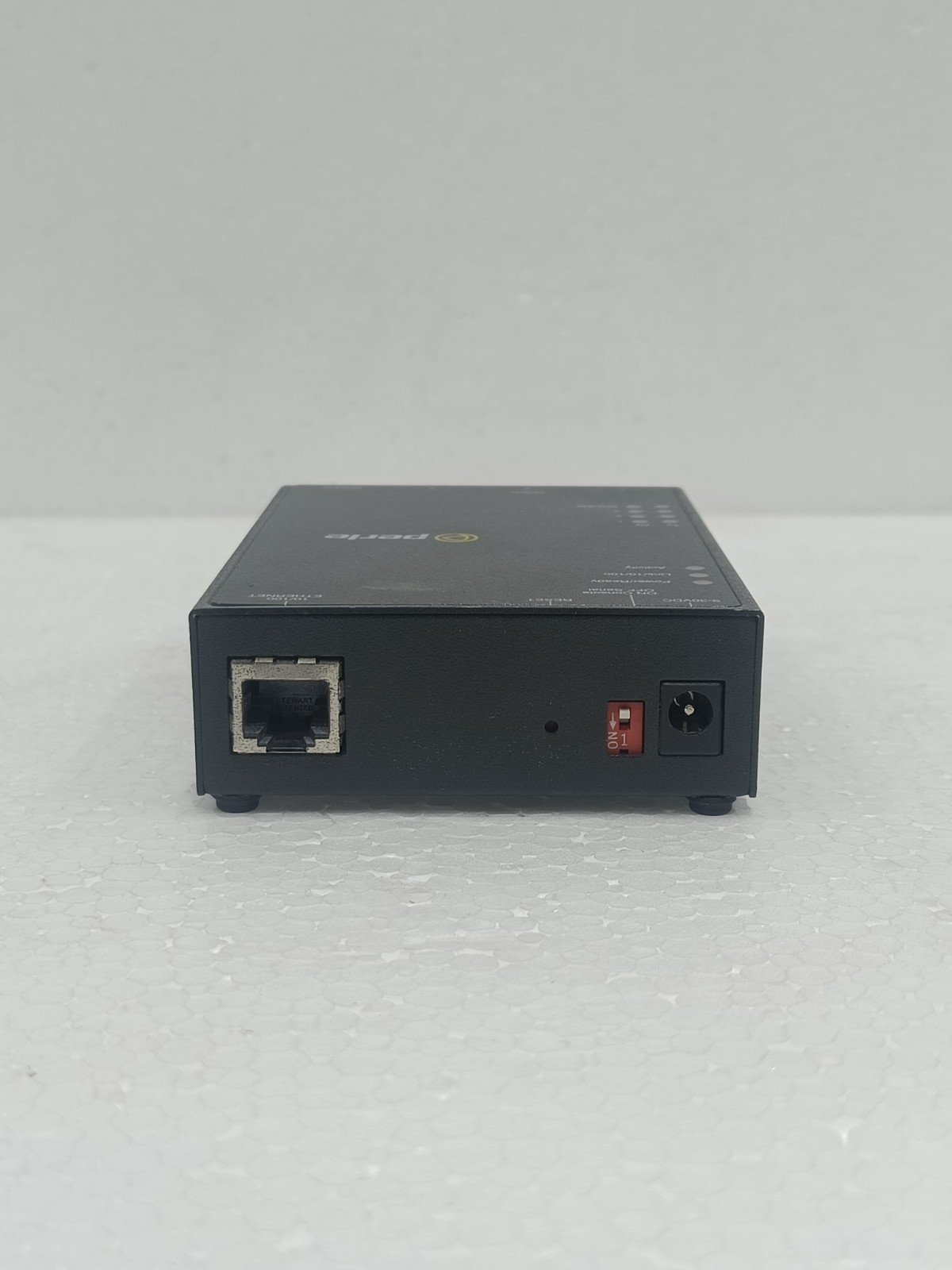 PERLE IOLAN SDS4 DEVICE SERVER 4-PORT SERIAL TERMINAL SERVER 04030300 INDUSTRIAL