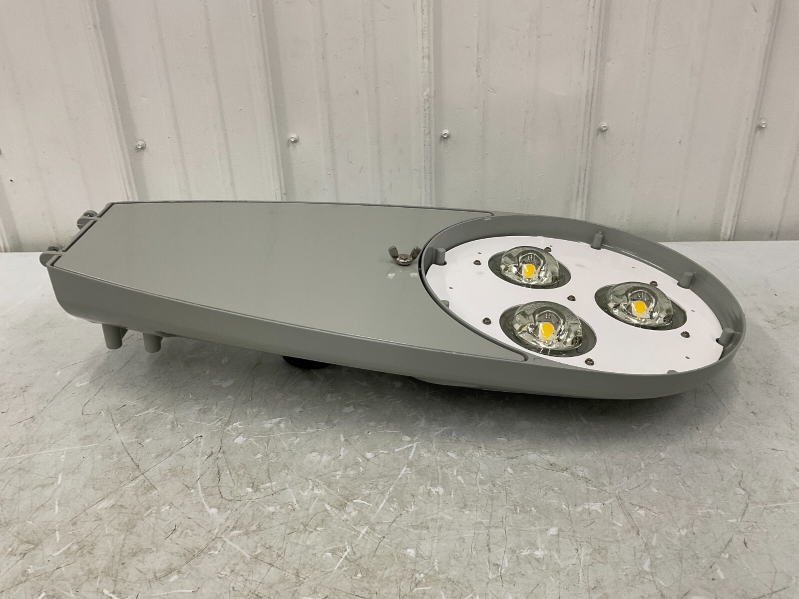 AMERICAN ELECTRIC – ATBM P20 MVOLT R5 Light Fixture 150 to 400W HPS, 120-277V AC
