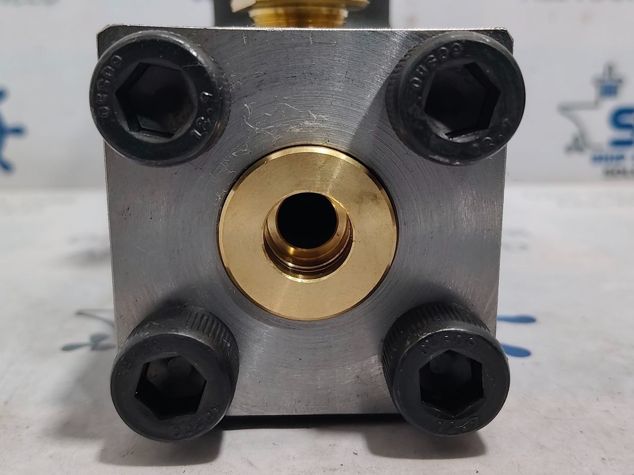 Hirose HF-4211-K-10-23-631 Hydraulic Valve Manifold Mount W/Handwheel