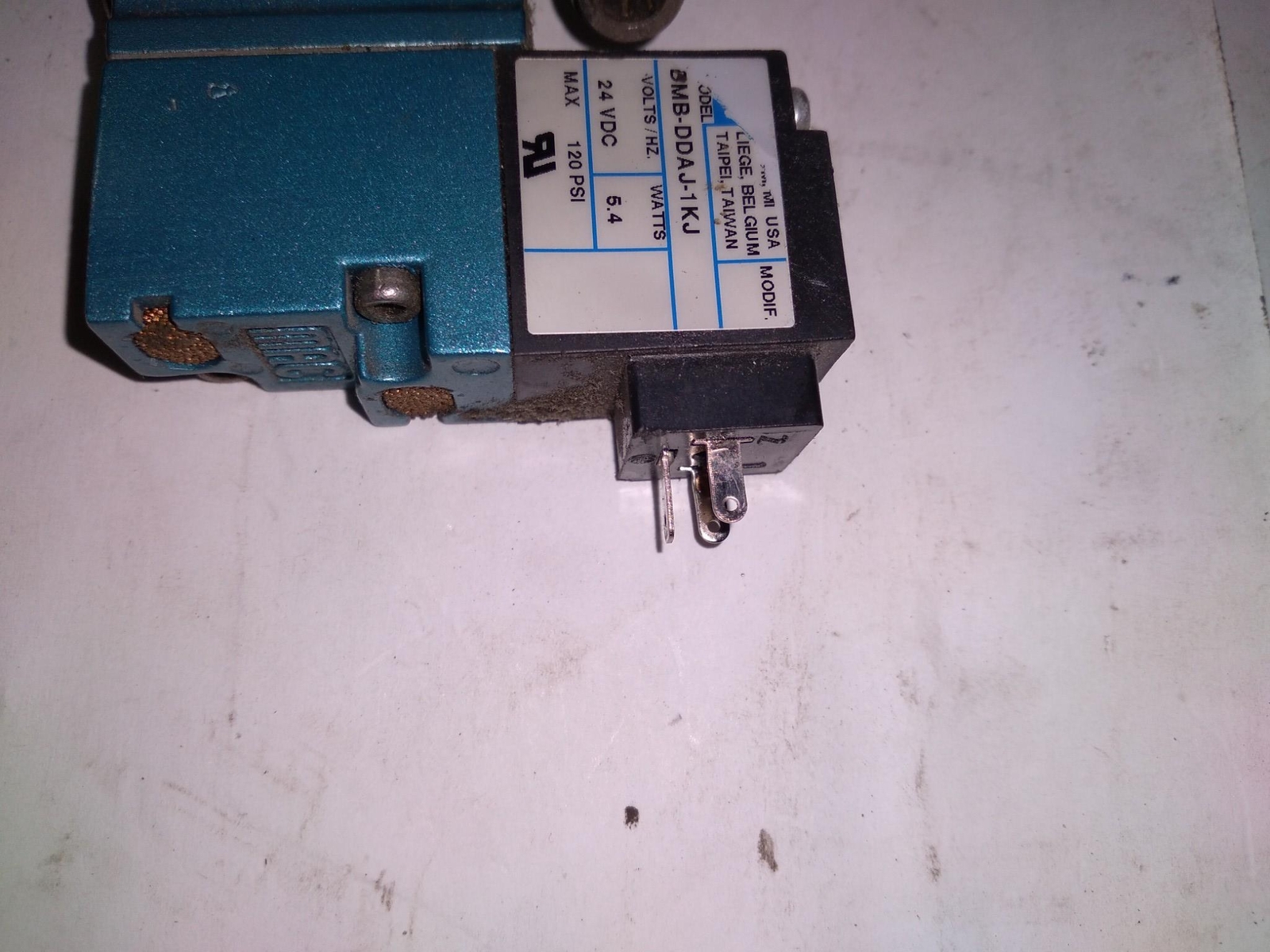 MAC 411A-C0A-DM-DDAJ-1KJ 20 TO 120 PSI DMB-DDAJ-1KJ 24VDC 5.4W MAX 120 PSI