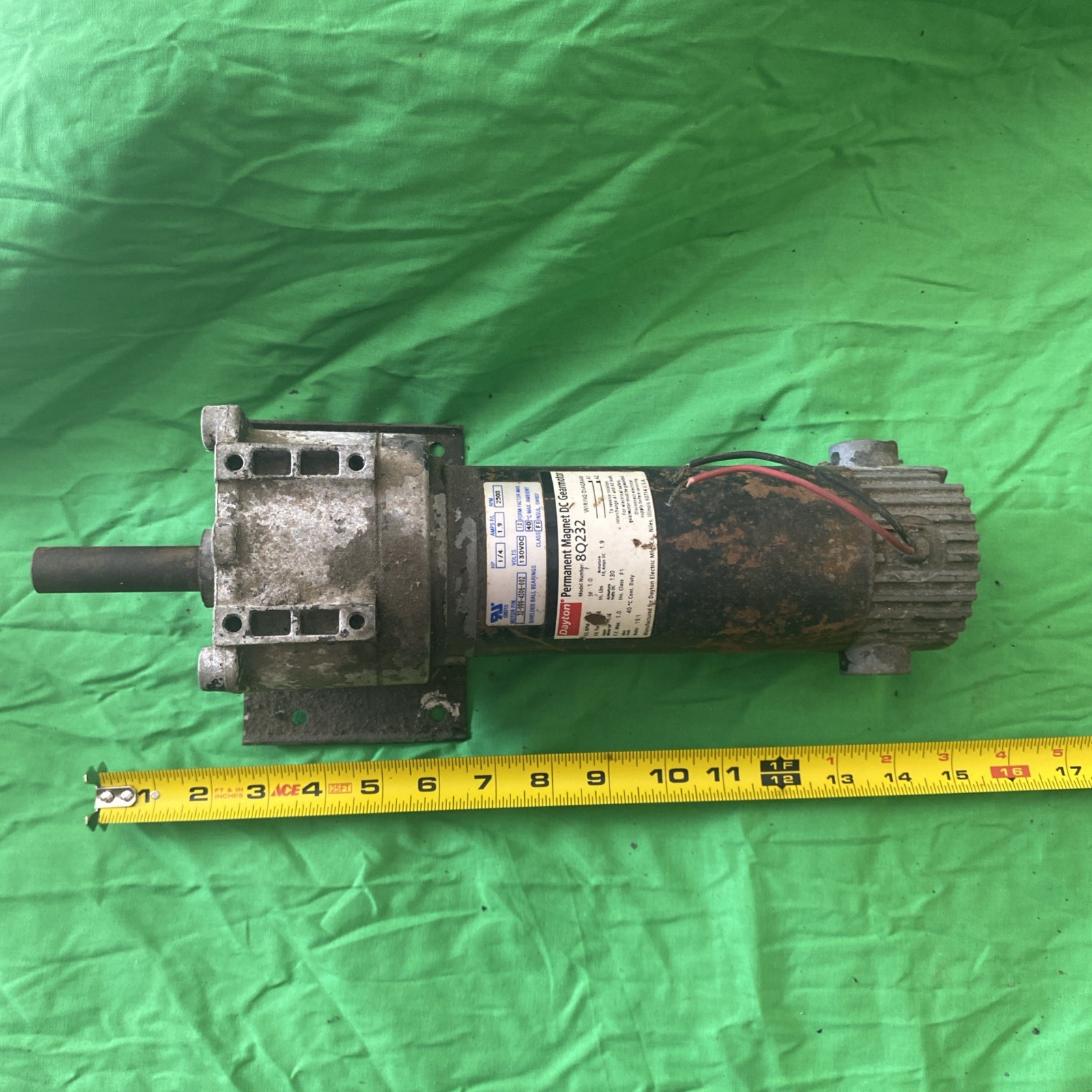 Dayton 8Q232 Permanent Magnet DC Gear Motor 32-999-4306-002