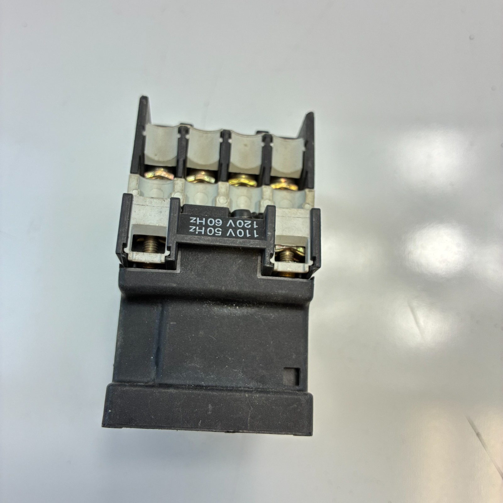 MOELLER DIL R 40 DIL CONTACTOR 110V/120V 50/60HZ