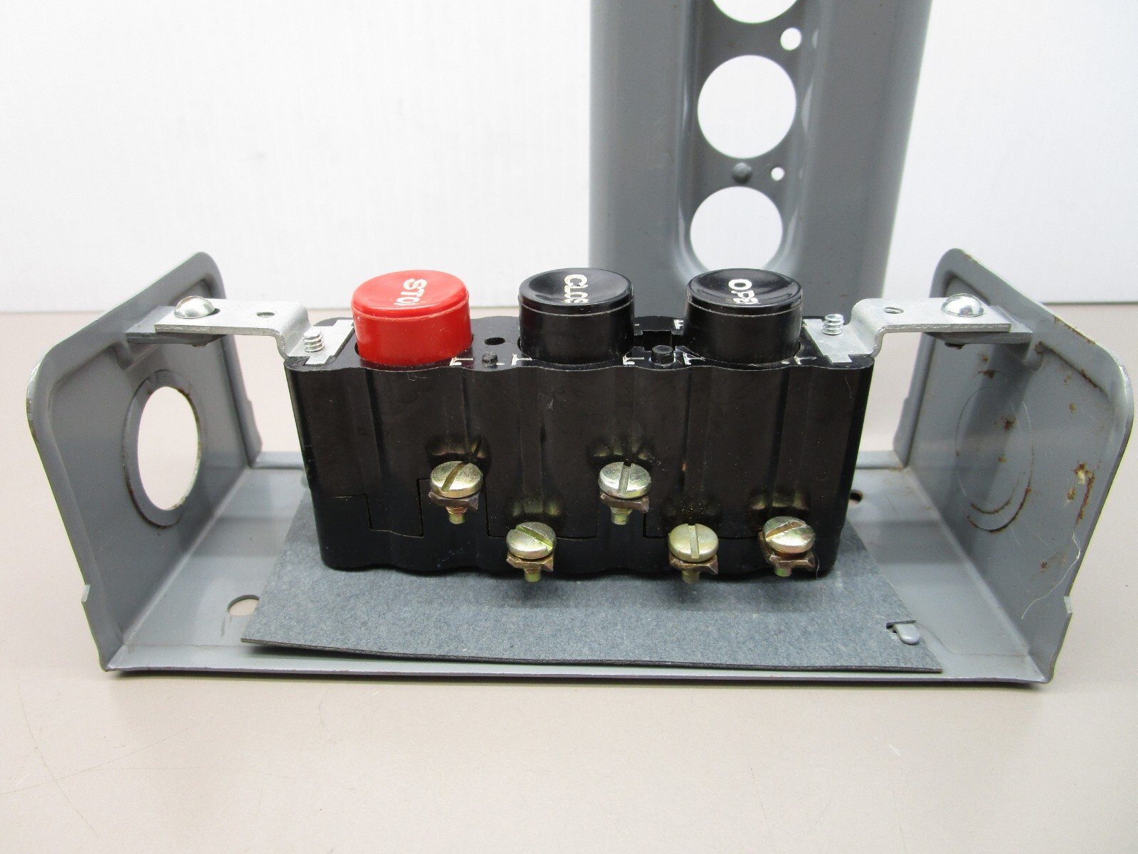 Cutler Hammer 10250H2953A Push Button Switch Box OPEN – CLOSE – STOP