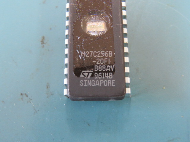 ST MICRO M27C256B-20F1 Qty of 5 per Lot EPROM, 32K x 8, 28 Pin, Ceramic, DIP; P