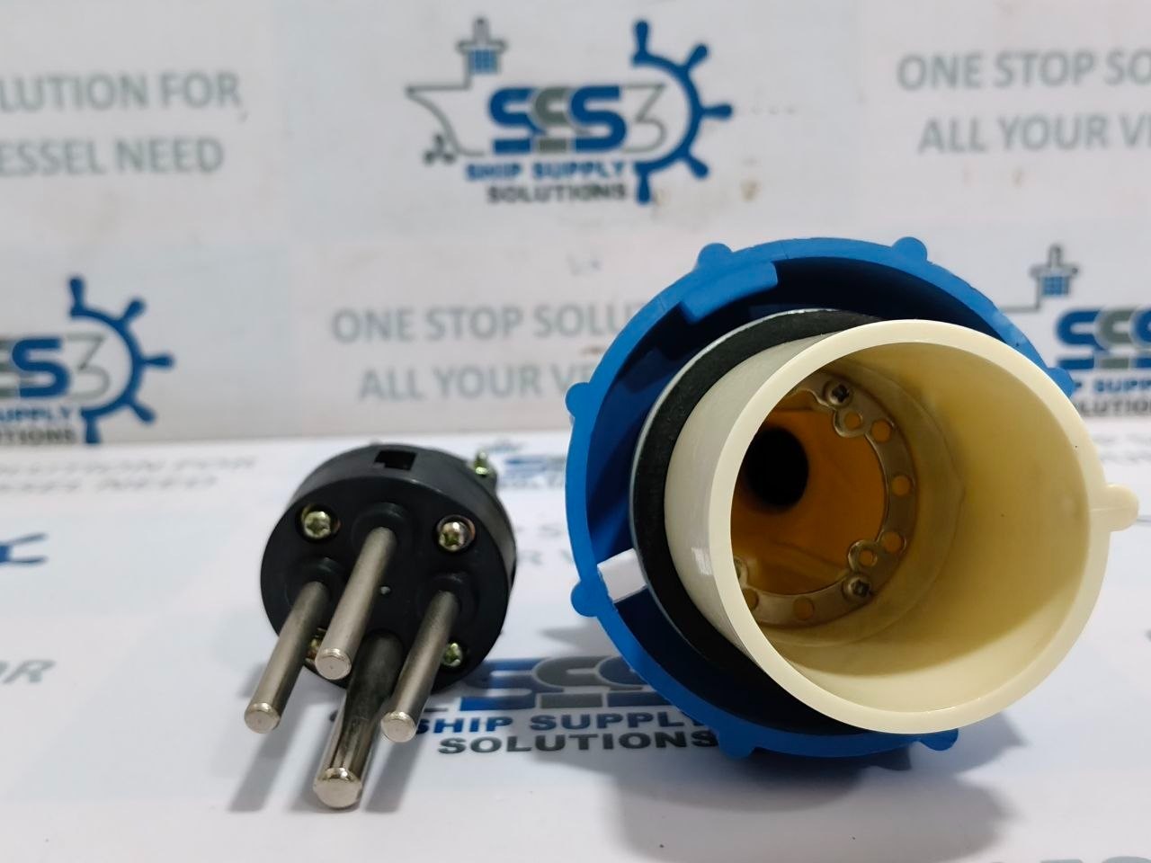 Marine W.T. Plug P12-3B 200-250VAC IP56 16/20A-9h