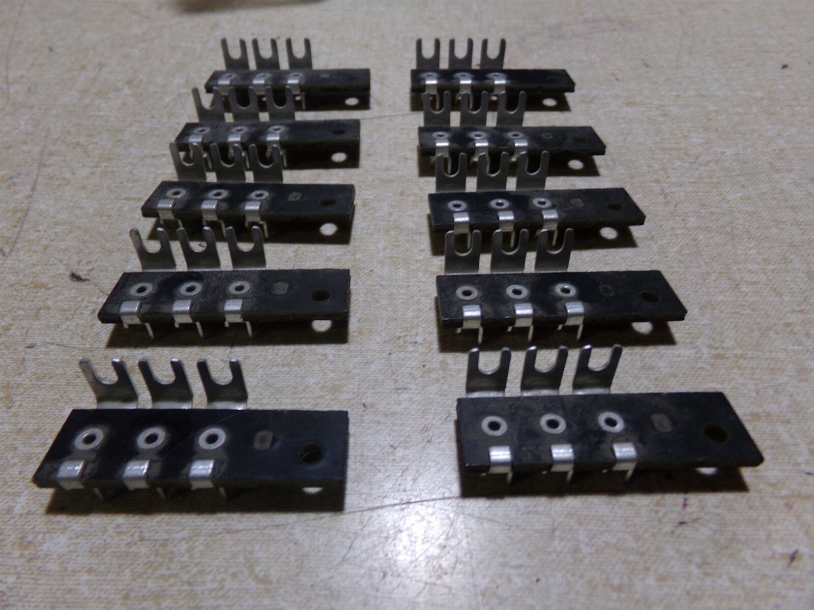 NEW 3-Pole 90-Degree Fork Terminal Jumper Strip, Lot of 10 *FREE SHIPPING*