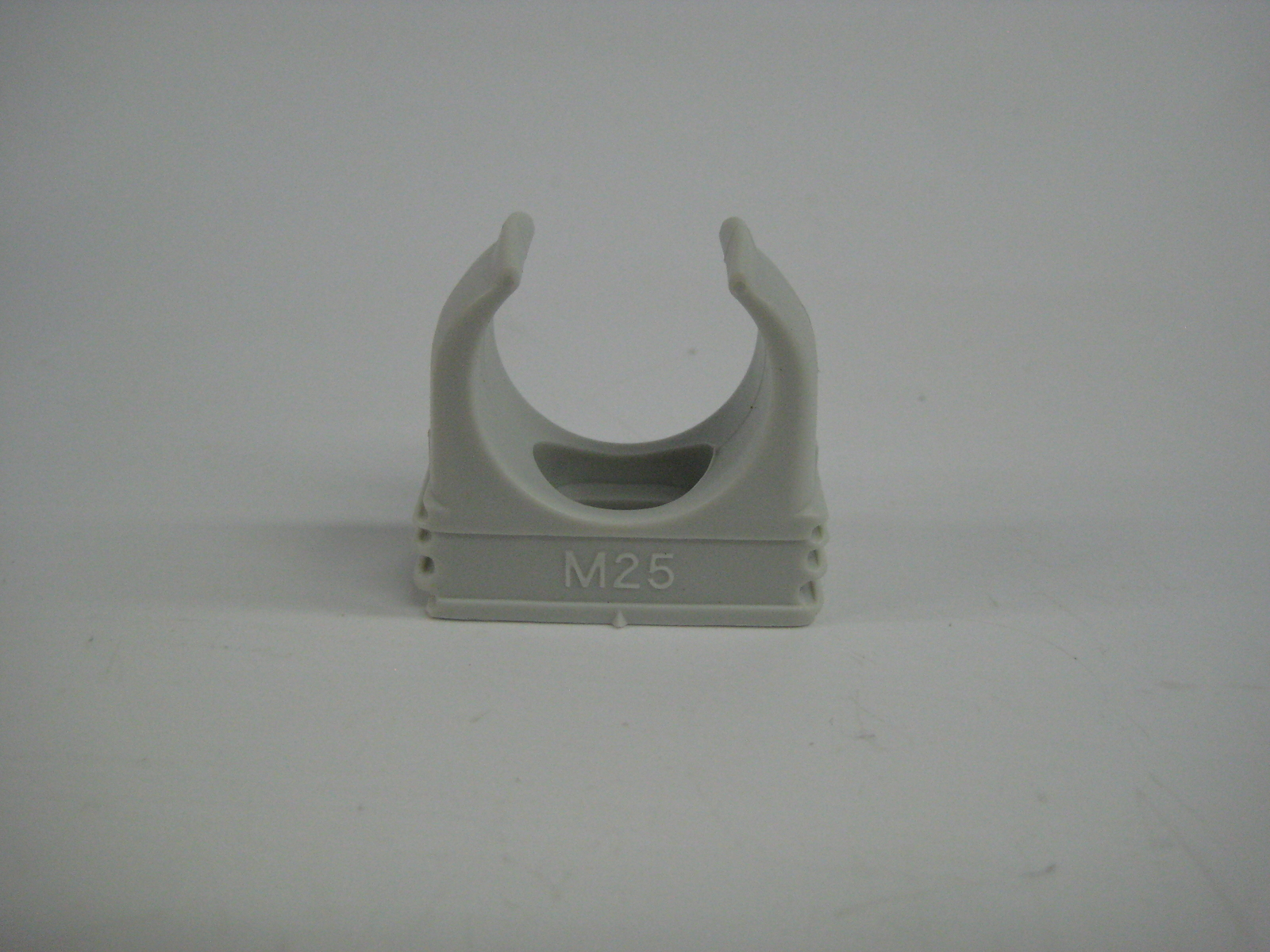 OBO BETTERMAN 2955M25 PIPE CLAMP PKG OF 94 NSMP