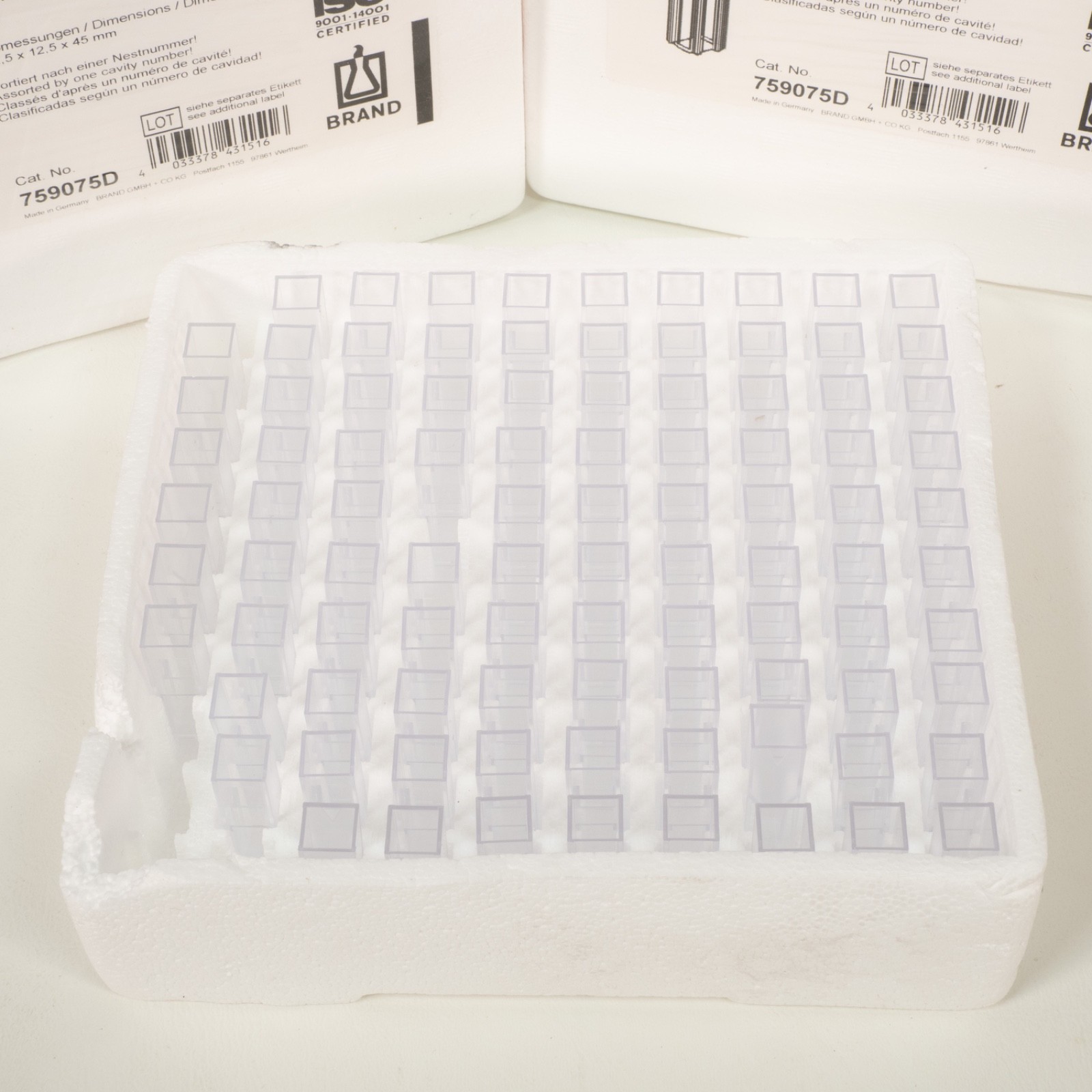 395 TOTAL 759075D / Sigma Aldrich C5416 Spectrophotometer Cuvettes 1.5 mL