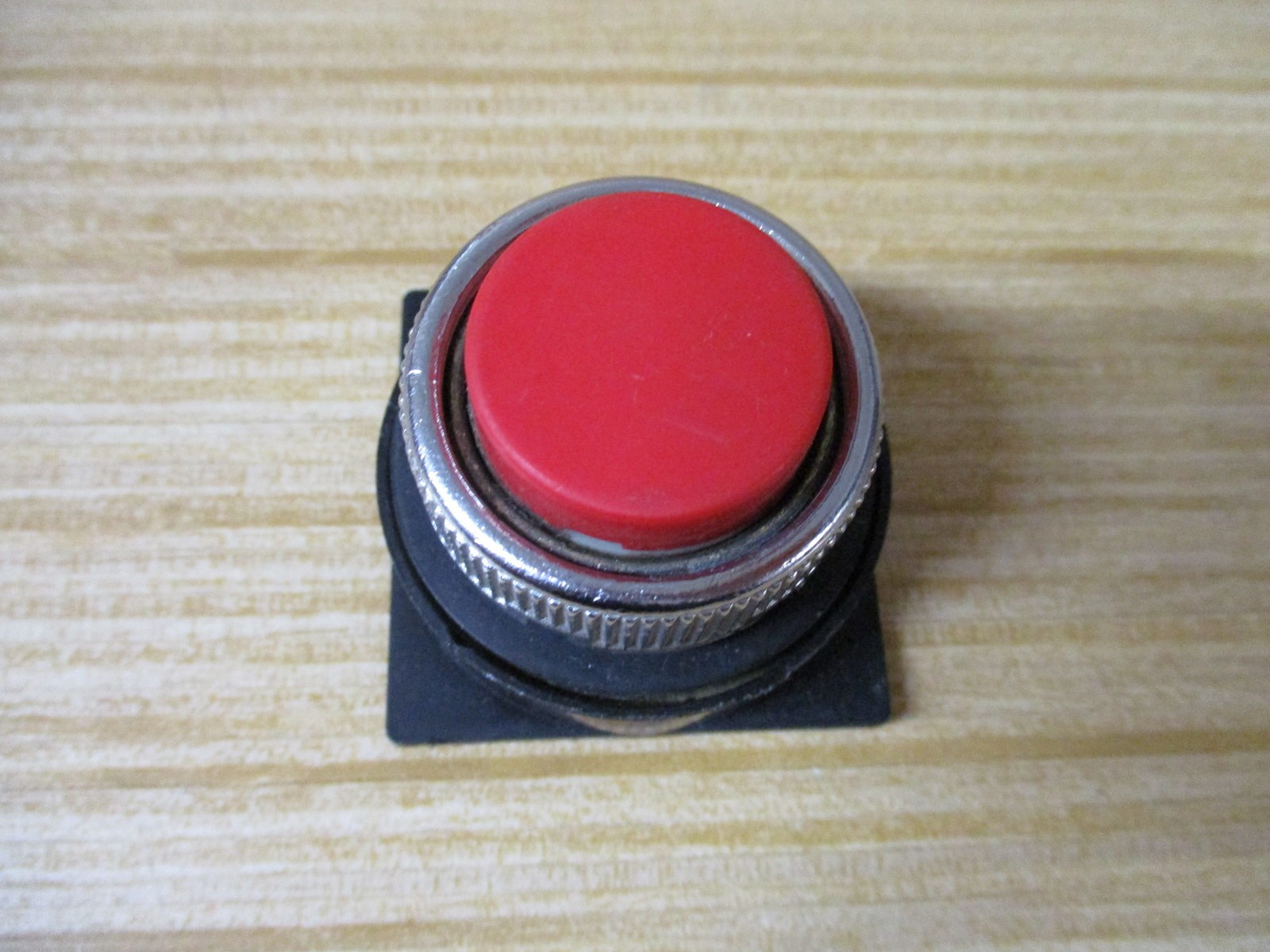Sylvania 100T-PB1R Joslyn Clark Push Button 100TPB1R
