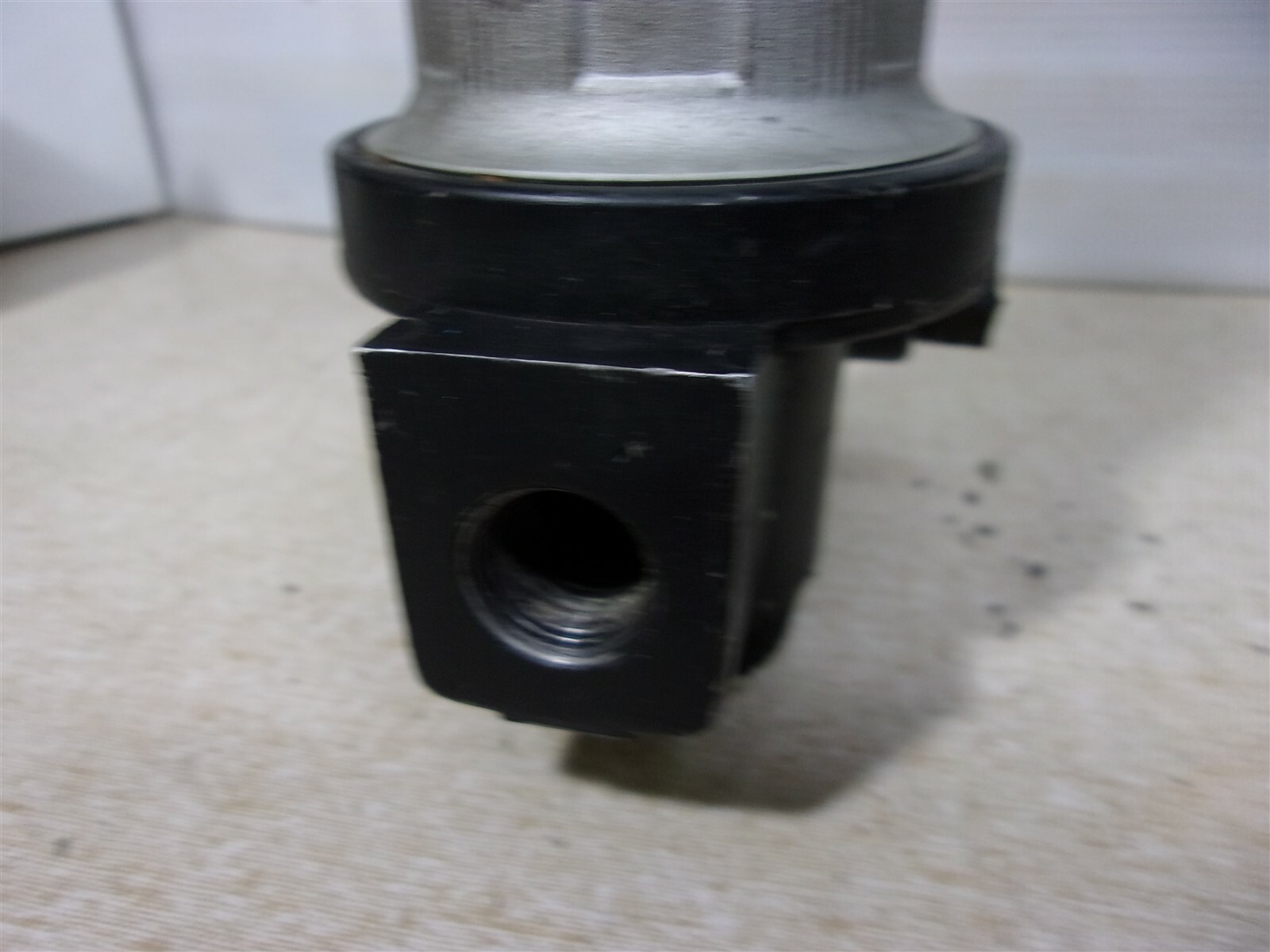 Master Pneumatic Model R100 Regulator #3 *FREE SHIPPING*