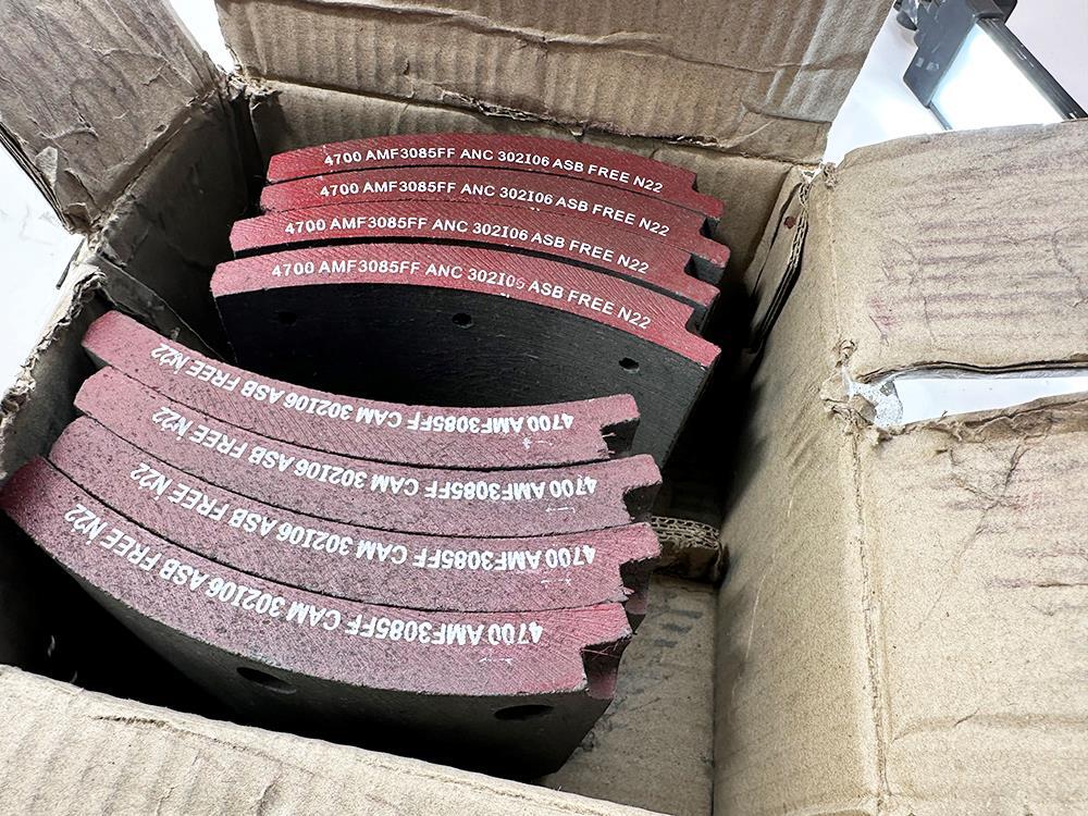 Box of 8 Qty Automann 140.4700.30 Brake Lining NEW FREE FAST SHIP