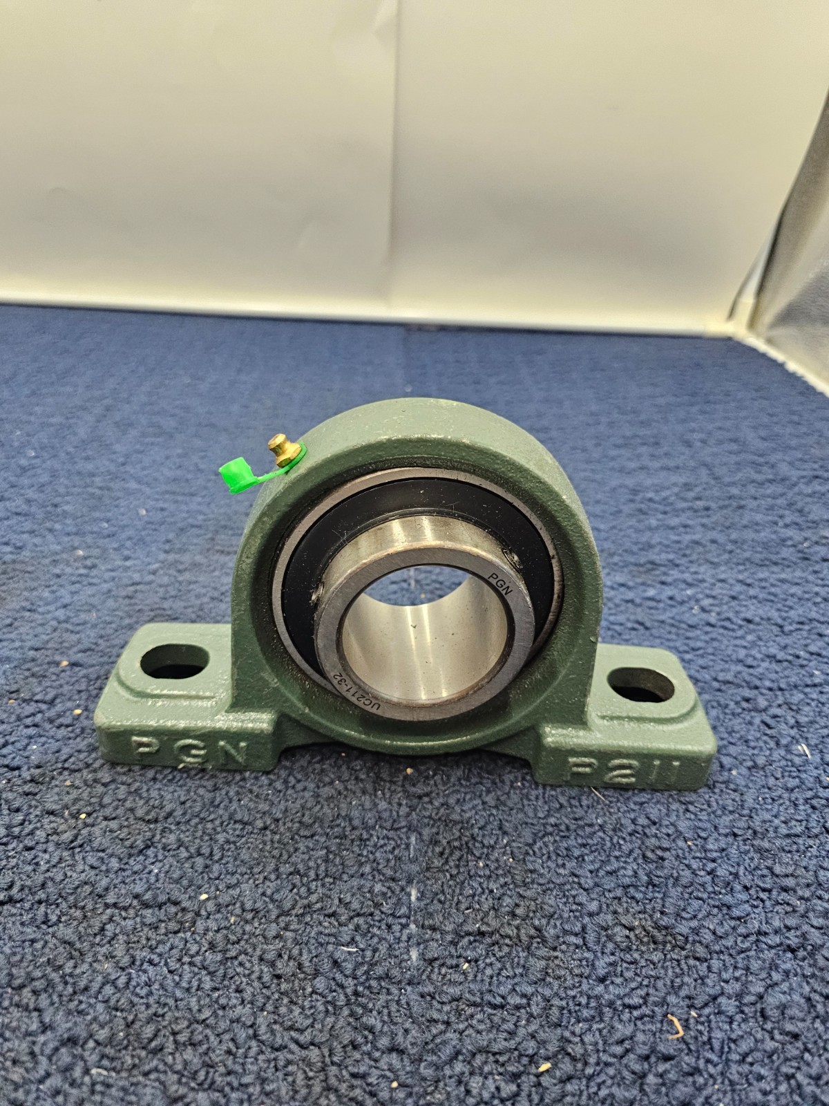 PGN P211 2-BOLT PILLOW BLOCK BEARING GREEN w/ UC211-32 BEARING