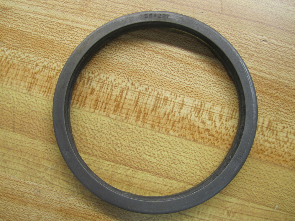 Chicago Rawhide 504281 SKF Oil Seal CR504281