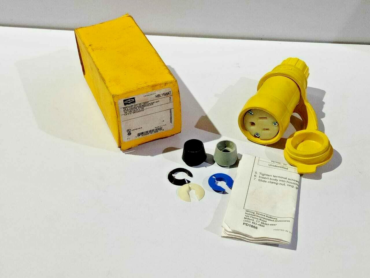 Hubbell HBL15W47 Staight Blade Connector Body Watertight 15A 125V Nema 5-1
