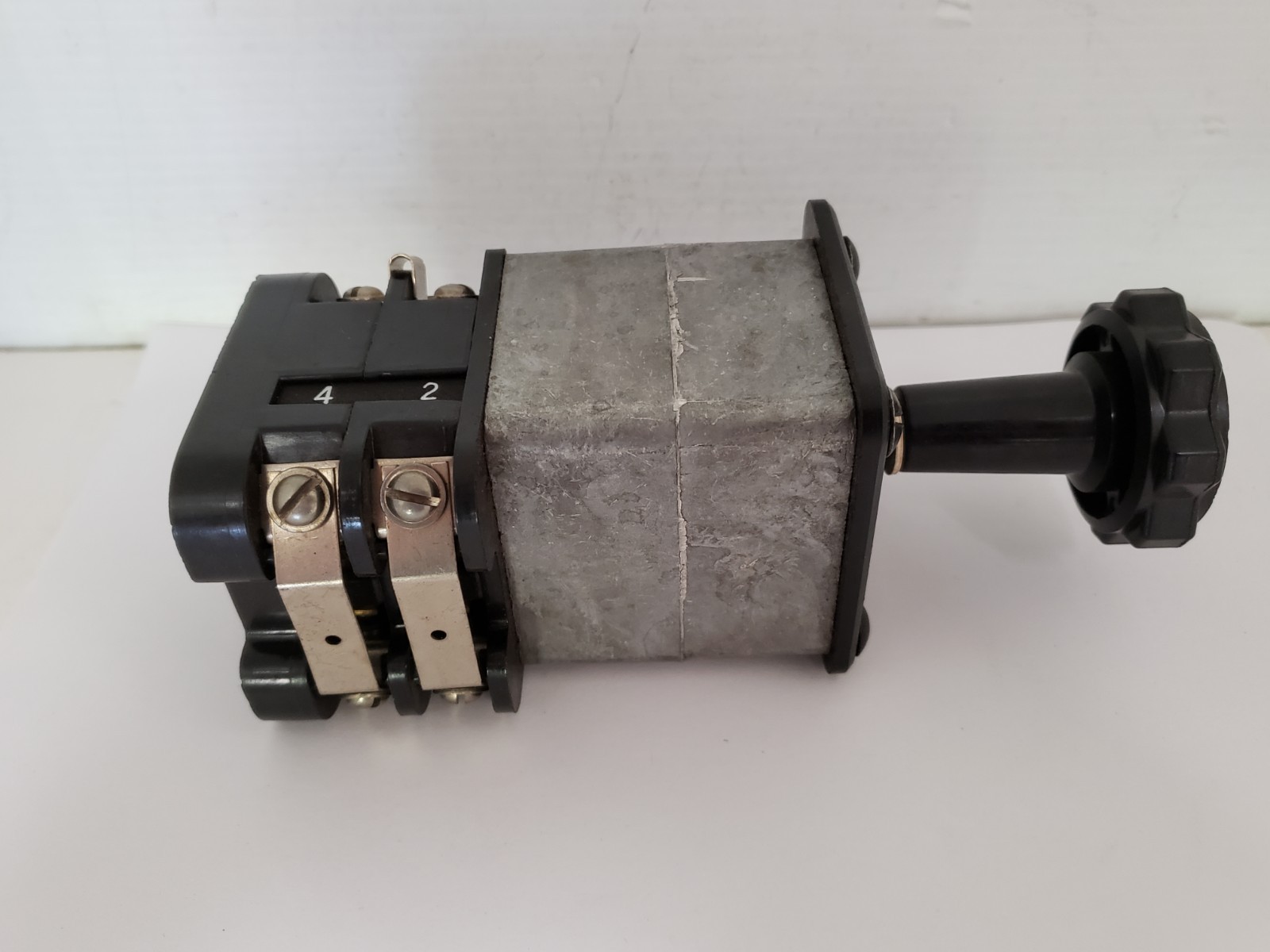 GENERAL ELECTRIC 10AA012 ROTARY CAM SWITCH 4 POSITION MAINTAINED NNB
