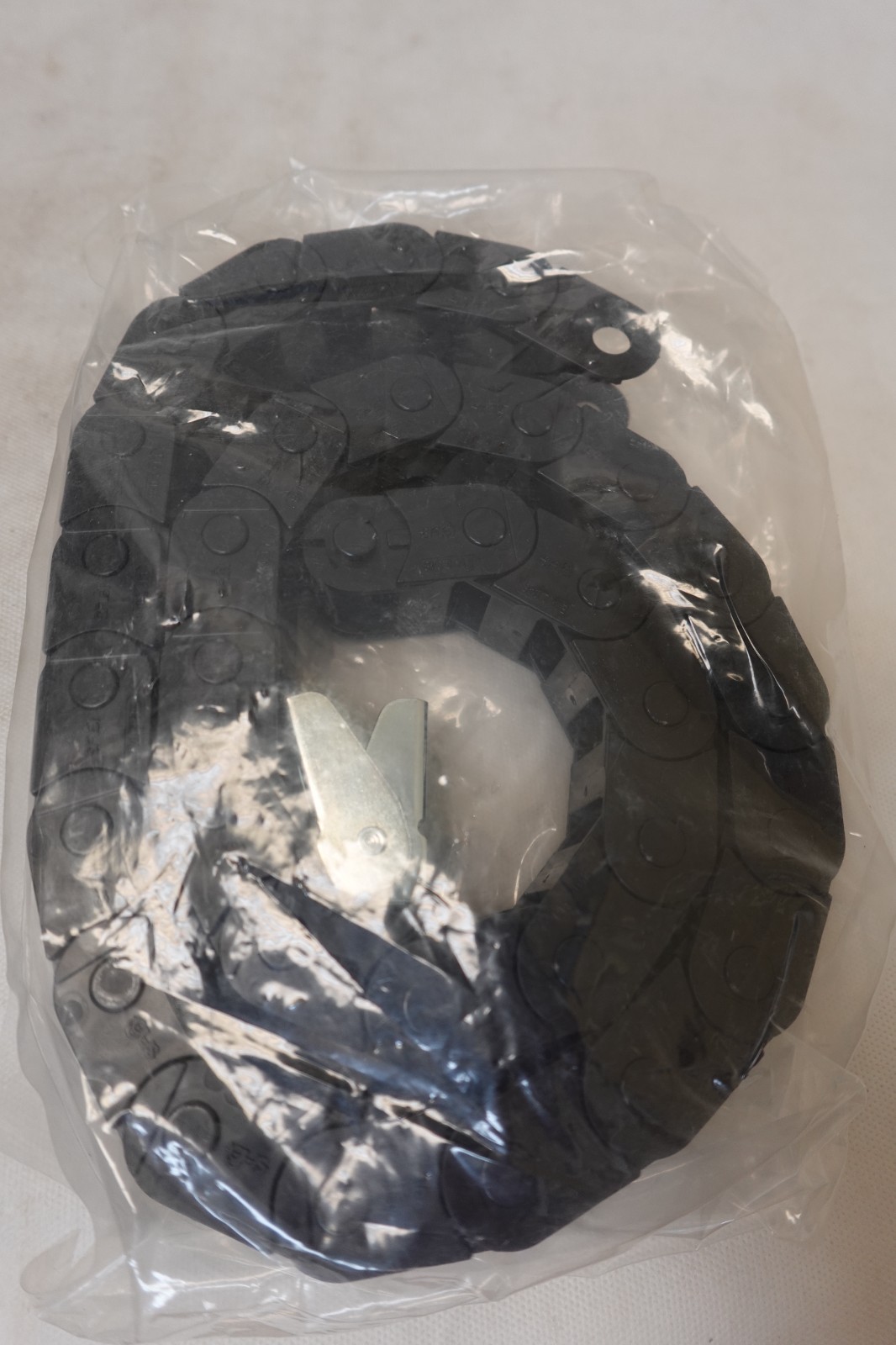 Otis Elevator / Igus – AAA342BS14 / NKB-05859-19216652 / P604090 – Plastic Chain